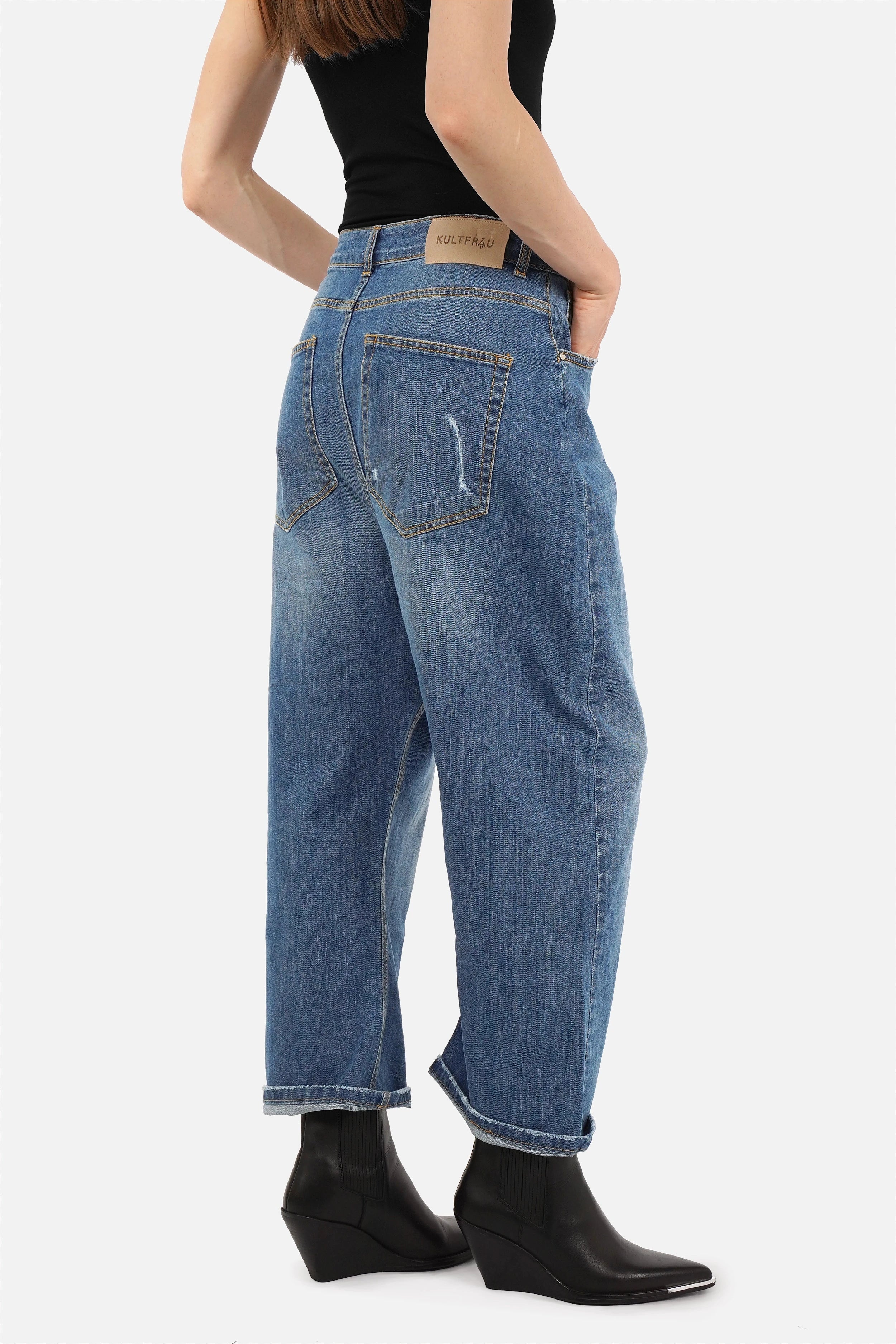 Moderne mittelblaue Baggy Jeans mit destroyed Waschung und entspanntem Schnitt
