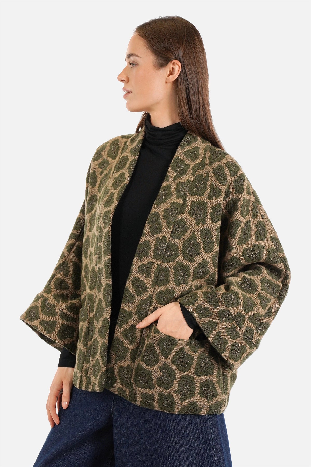 JINA Kimono-Jacke in Leo-Jacquard mit breitem Kragen und weitem Schnitt