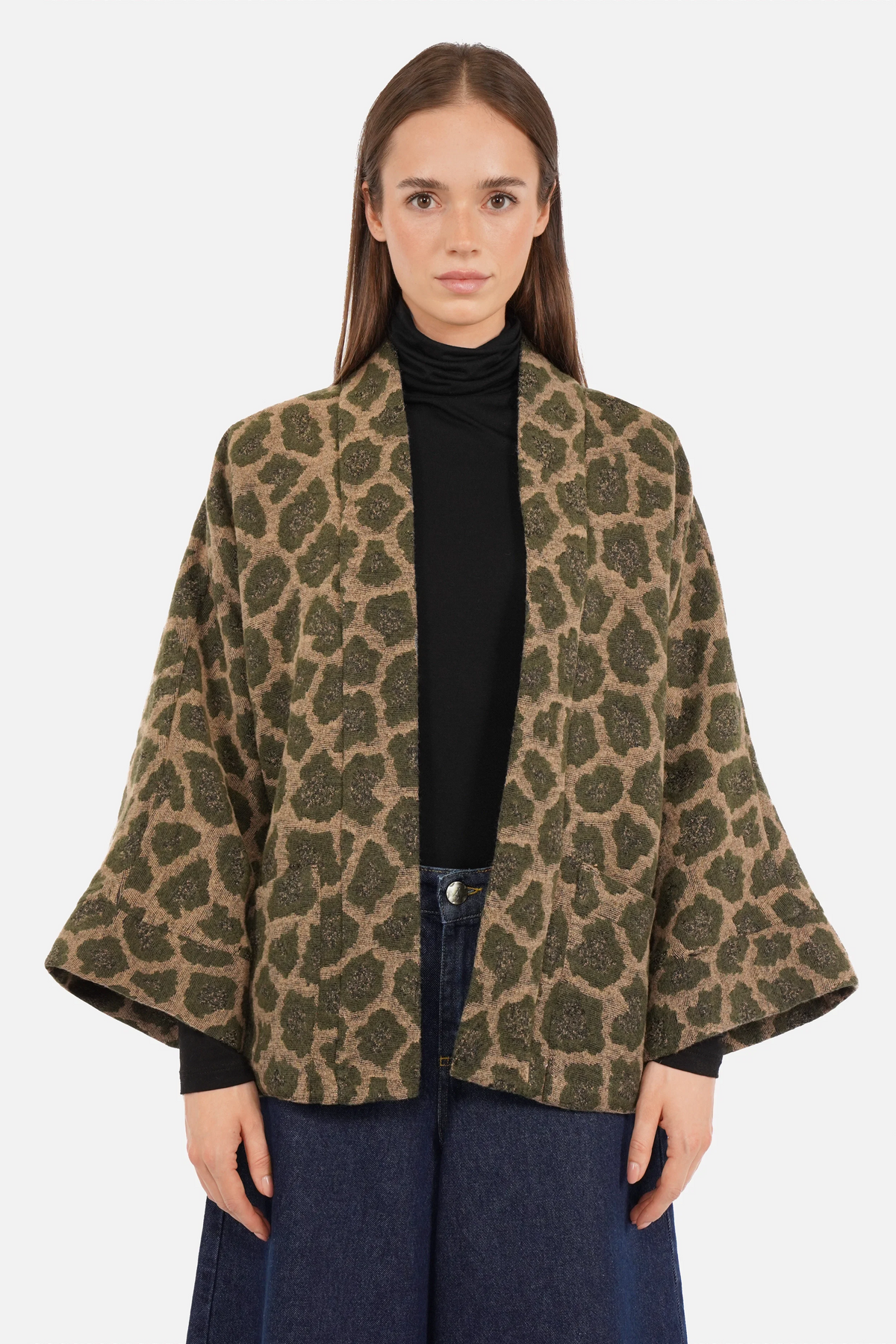 JINA Kimono-Jacke mit Leo-Jacquard-Muster, offener Schnitt, breiter Kragen, weite Ärmel und große Taschen