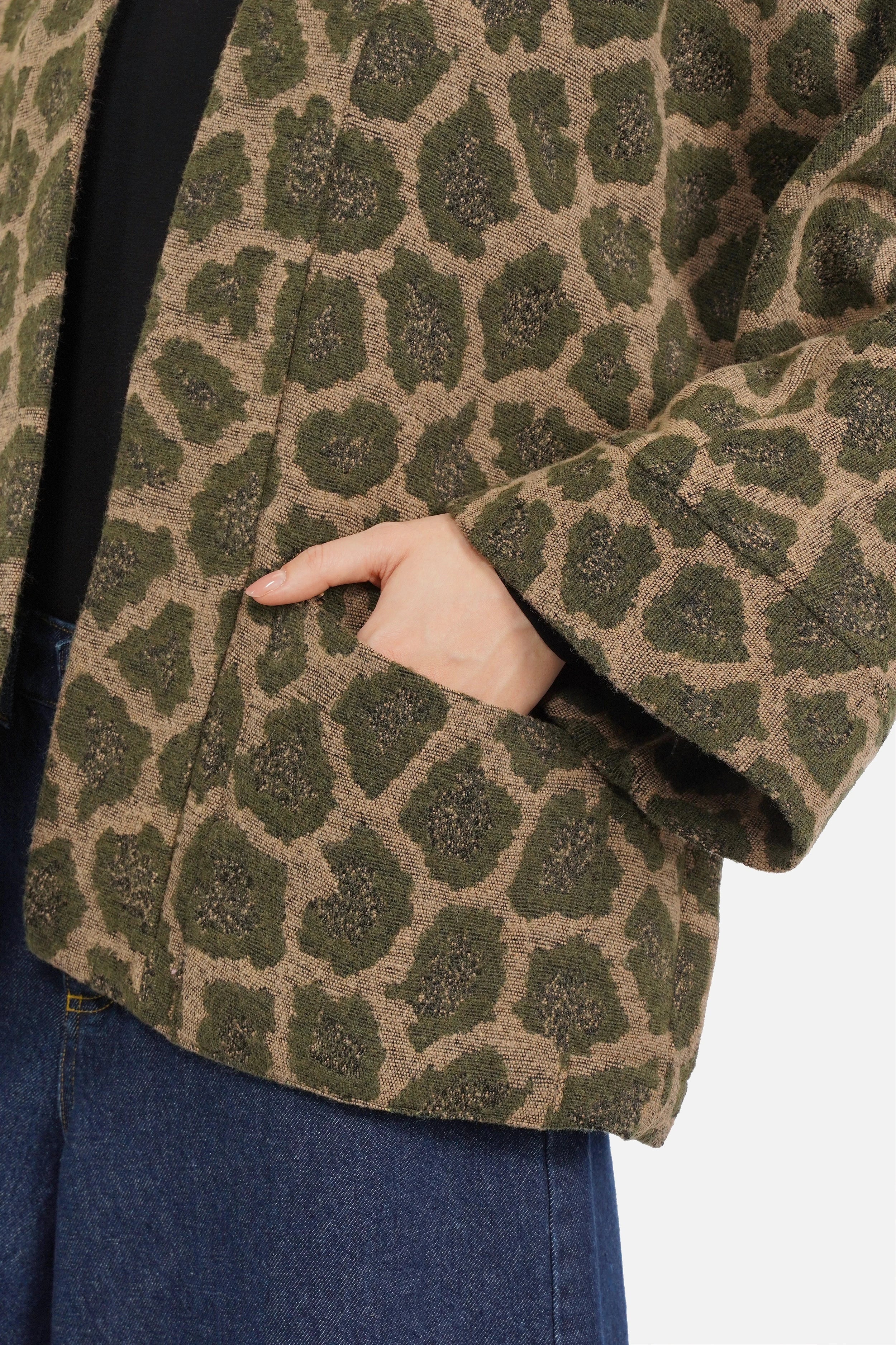 JINA Kimono-Jacke im Leo-Jacquard mit offenem Schnitt und breitem Kragen