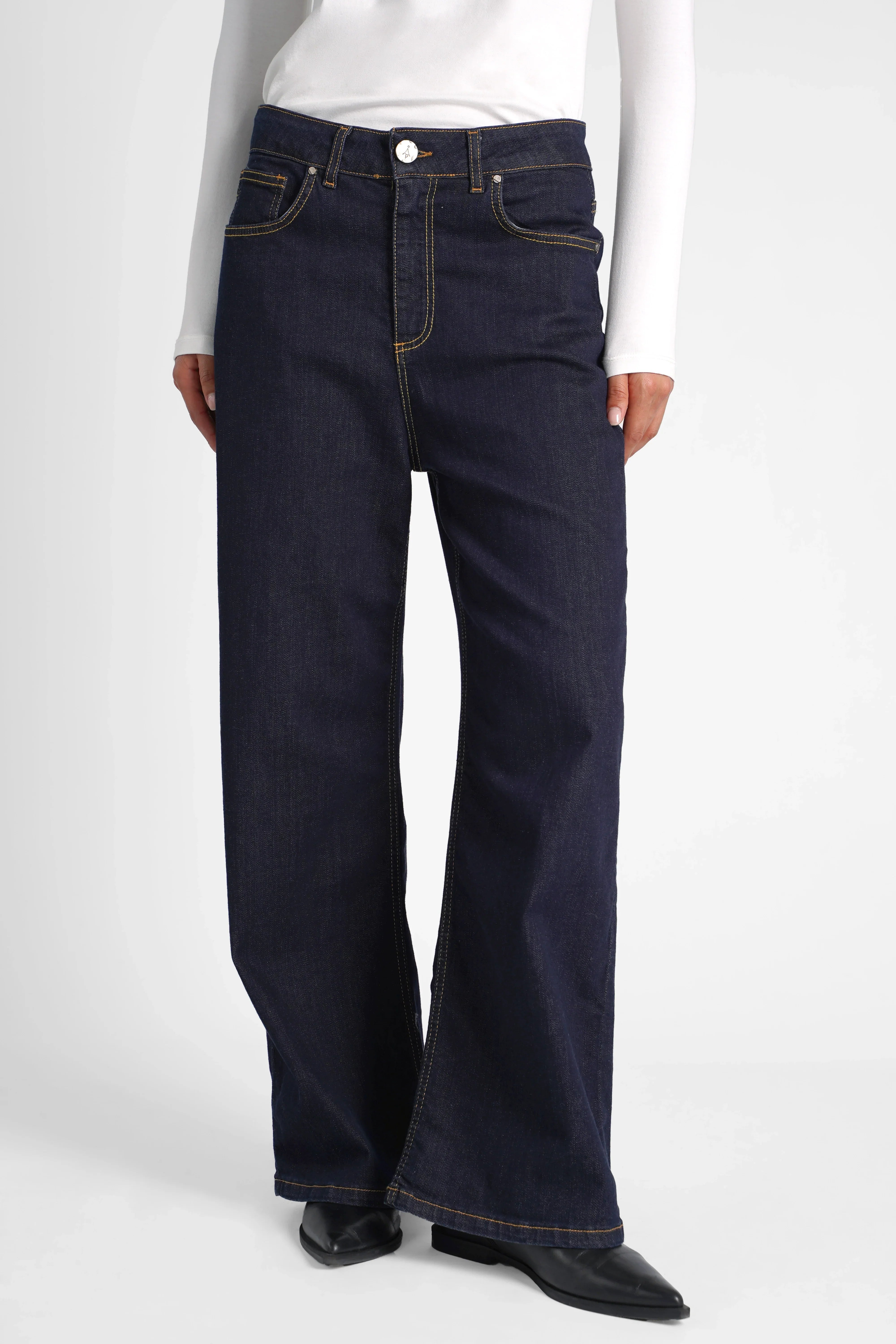 JOOSY Wide Leg Jeans in dark raw blue denim with relaxed fit and wide straight legs