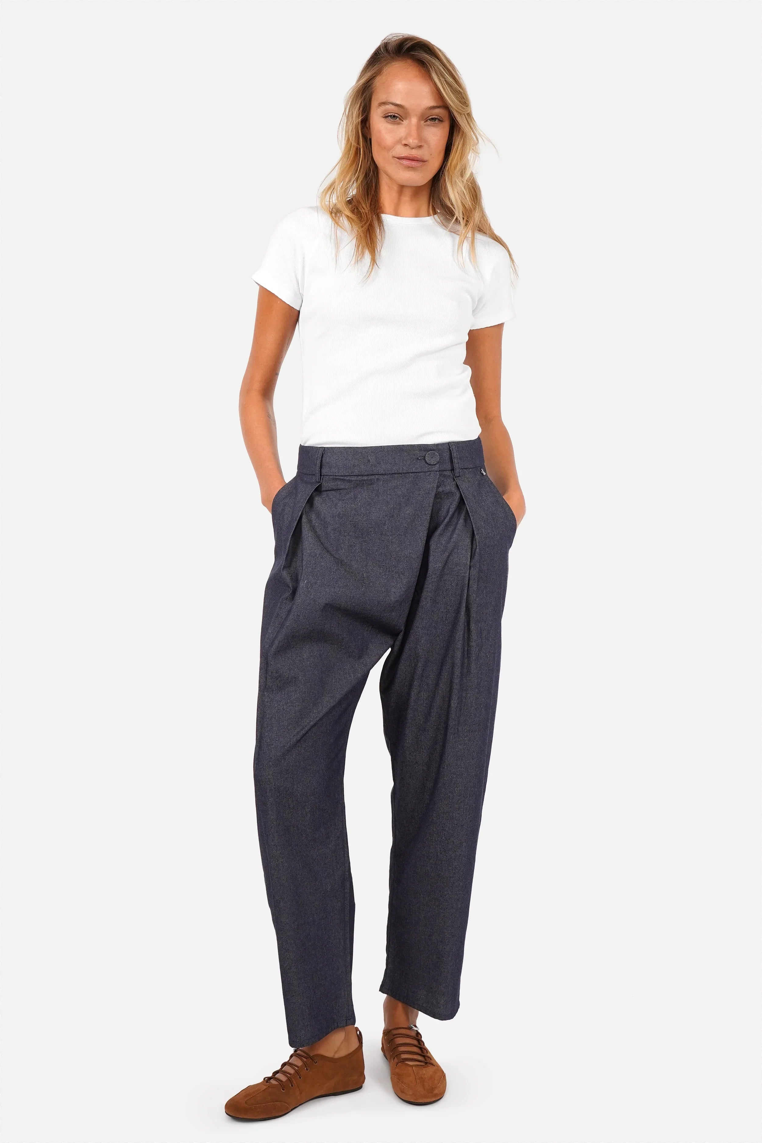 JORELIE Hose mit asymmetrischem Bund und leichtem Denim-Material in Regular Fit