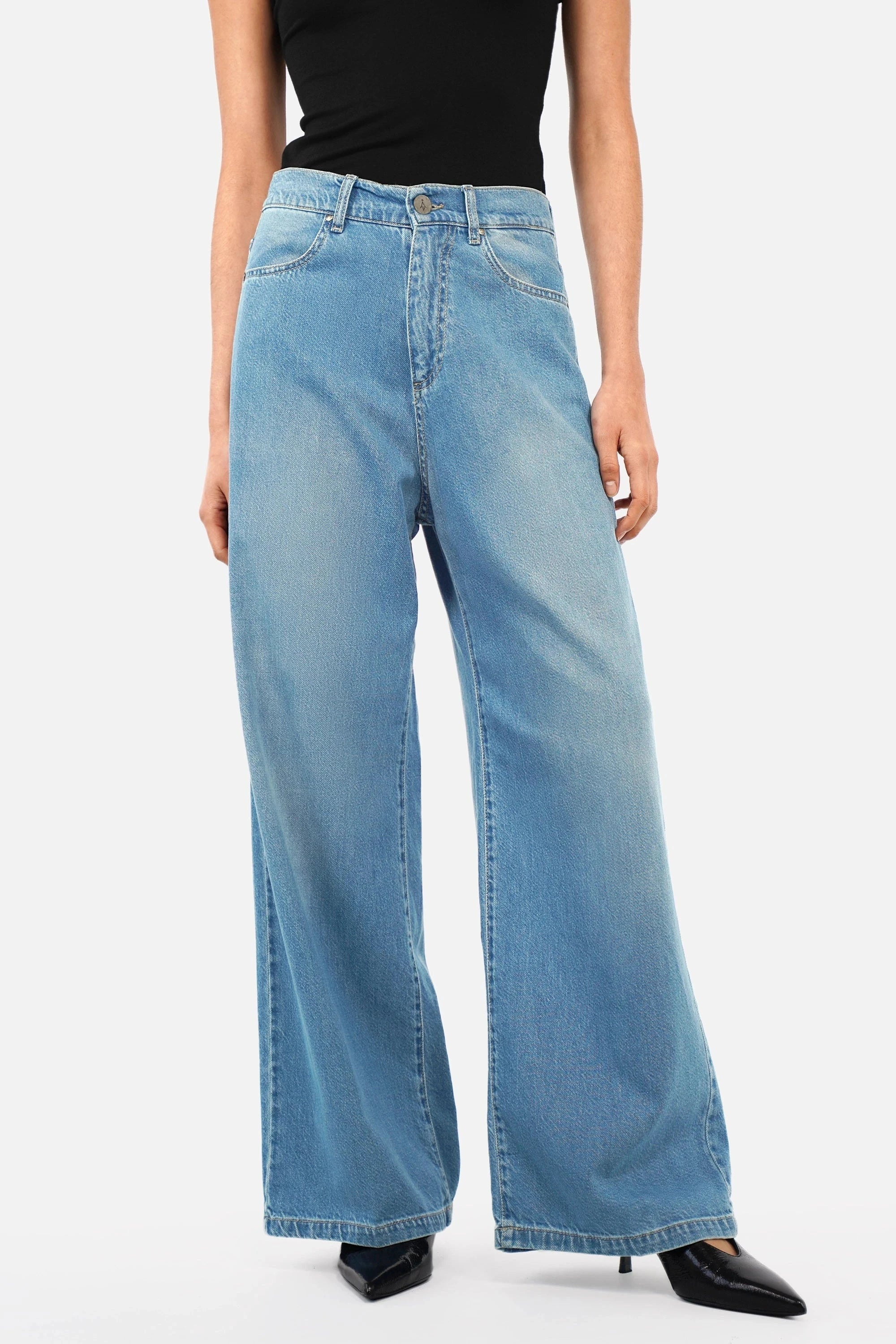 JORYA wide leg jeans in faded mid-blue lightweight denim with high waist and 5-pocket design