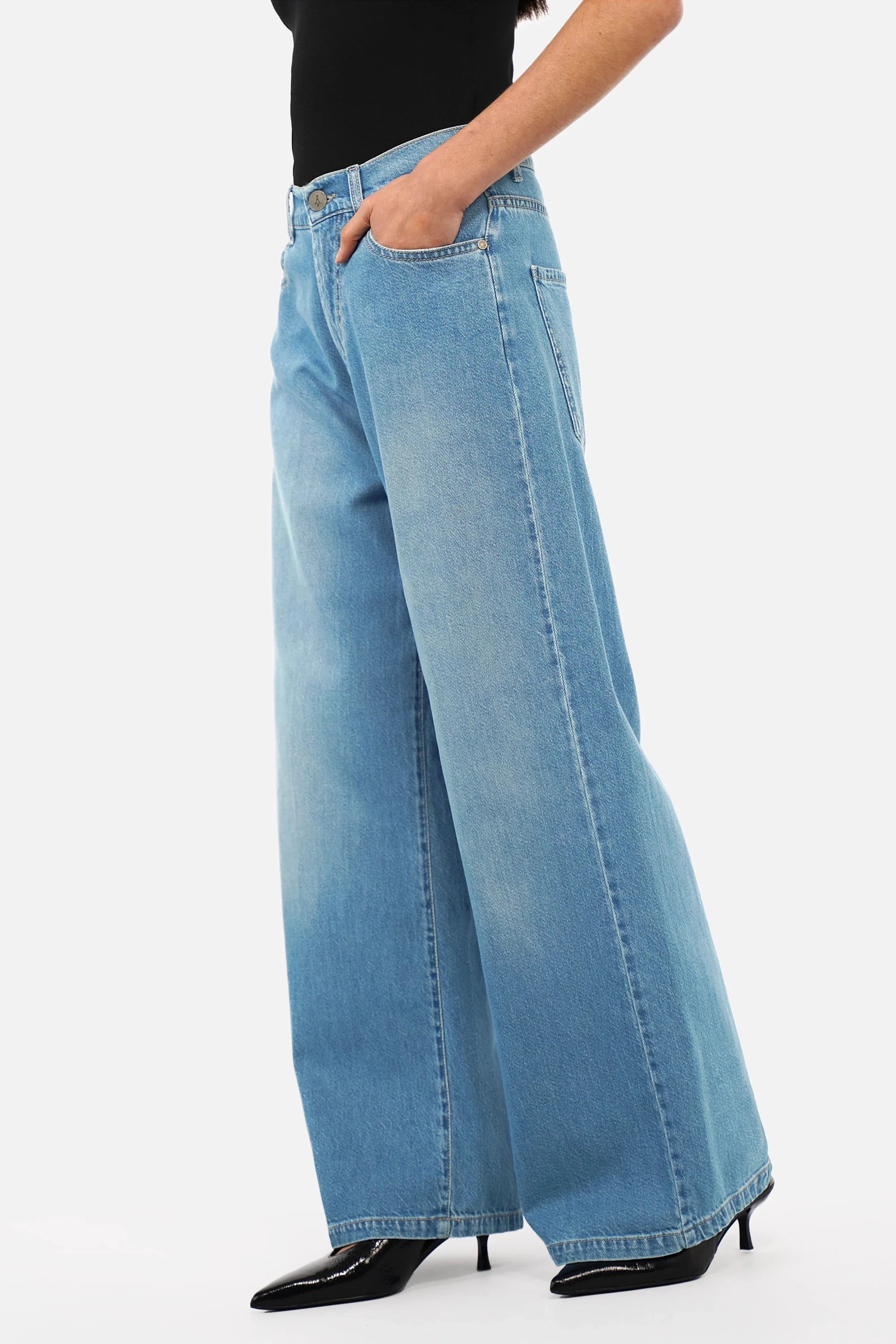 Leichter Denim JORYA Wide Jeans in faded mid-blue with high waist and wide leg design