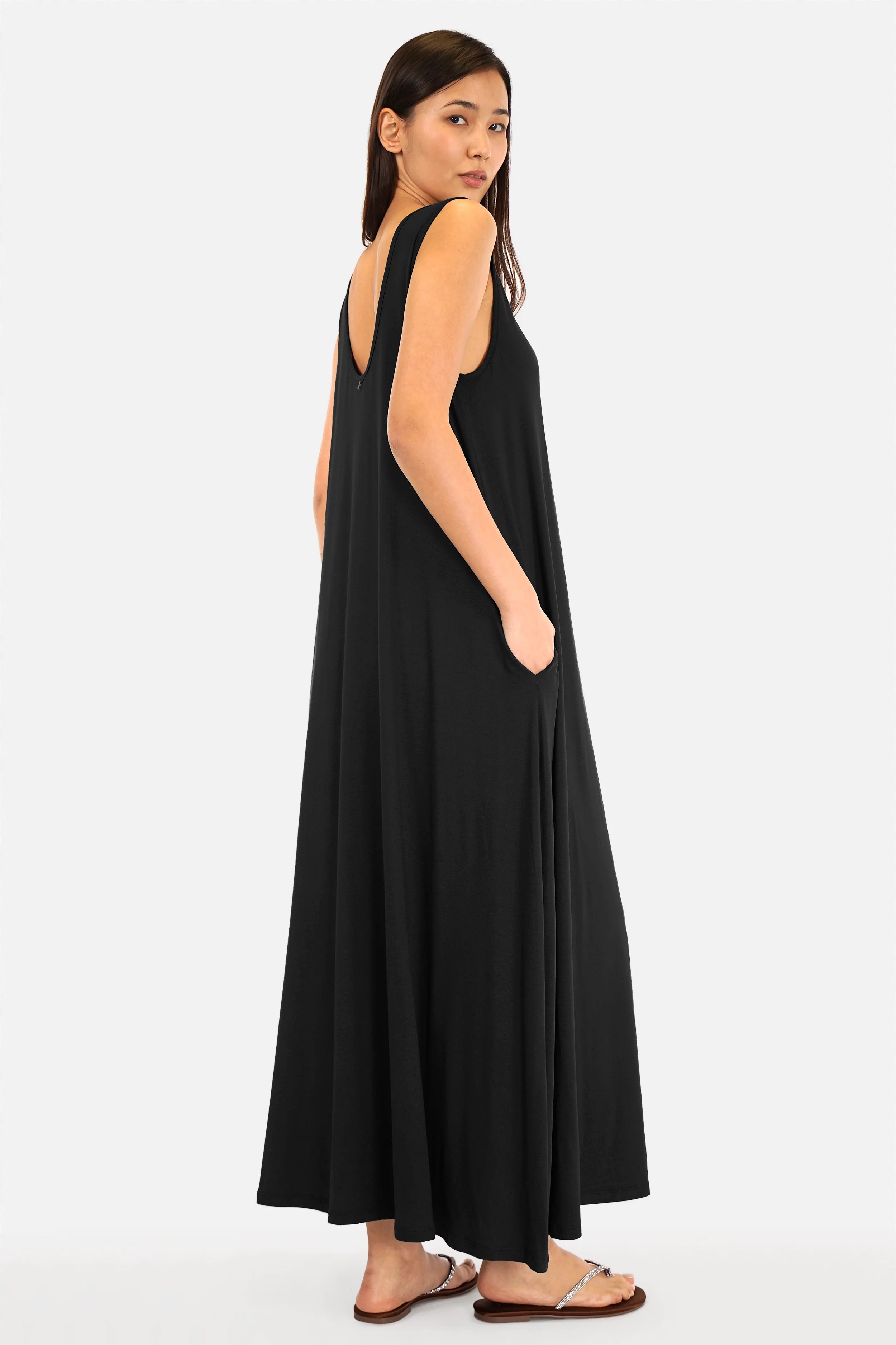 JOVRA Jersey Maxikleid aus fließendem Viskosejersey mit tiefem Rundhalsausschnitt und A-Linie in Maxi Länge