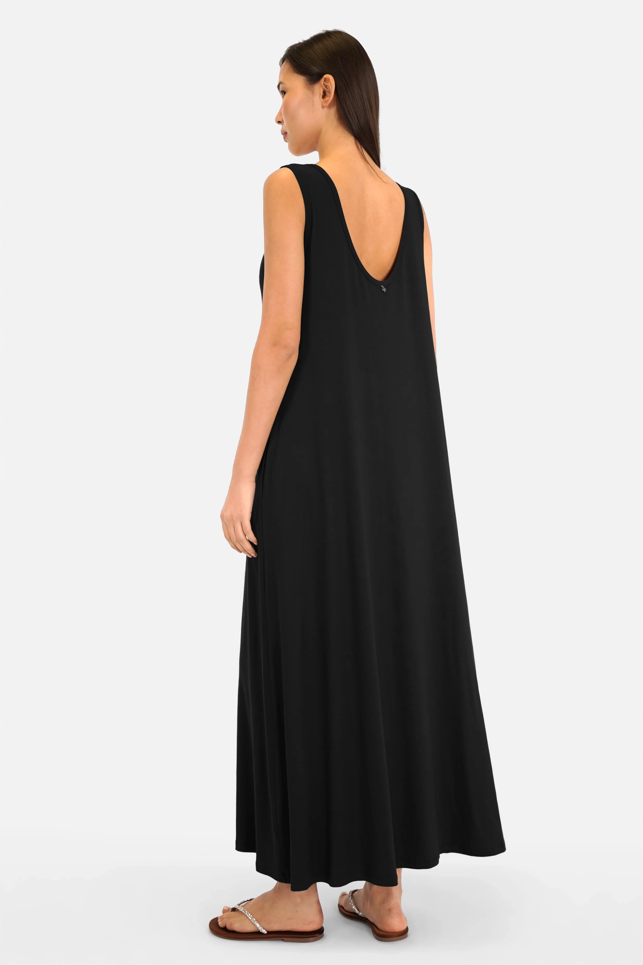 JOVRA Jersey Maxikleid aus fließendem Viskosejersey mit tiefem Rundhalsausschnitt, Rückenausschnitt, Seitentaschen und A-Linien-Form in Maxi-Länge