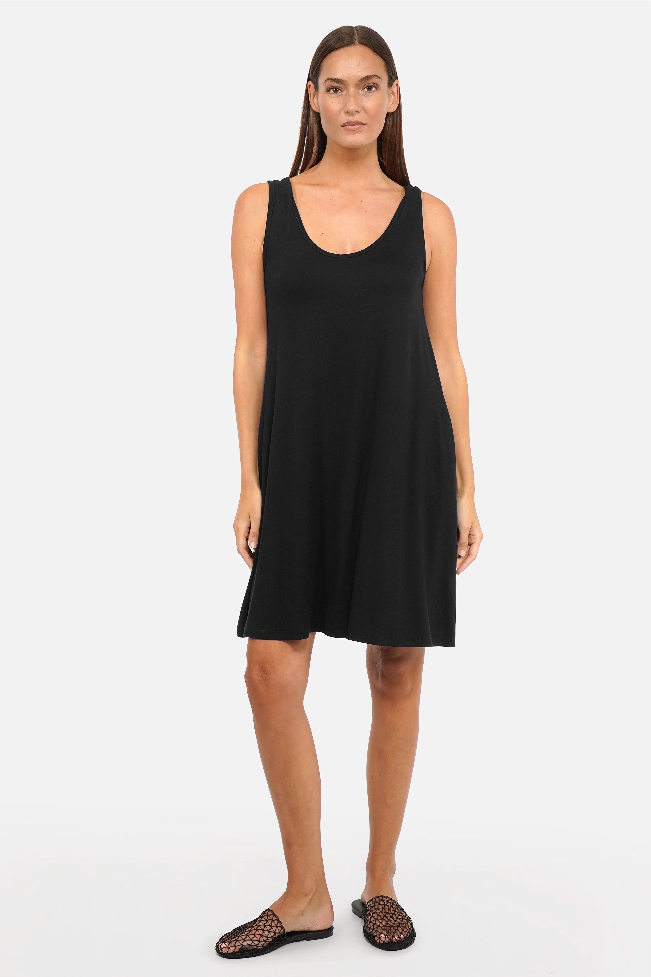 JOVRA Jersey Kleid aus fließendem Viskosejersey mit tiefem Rundhalsausschnitt und A-Linien Silhouette in Mini Länge