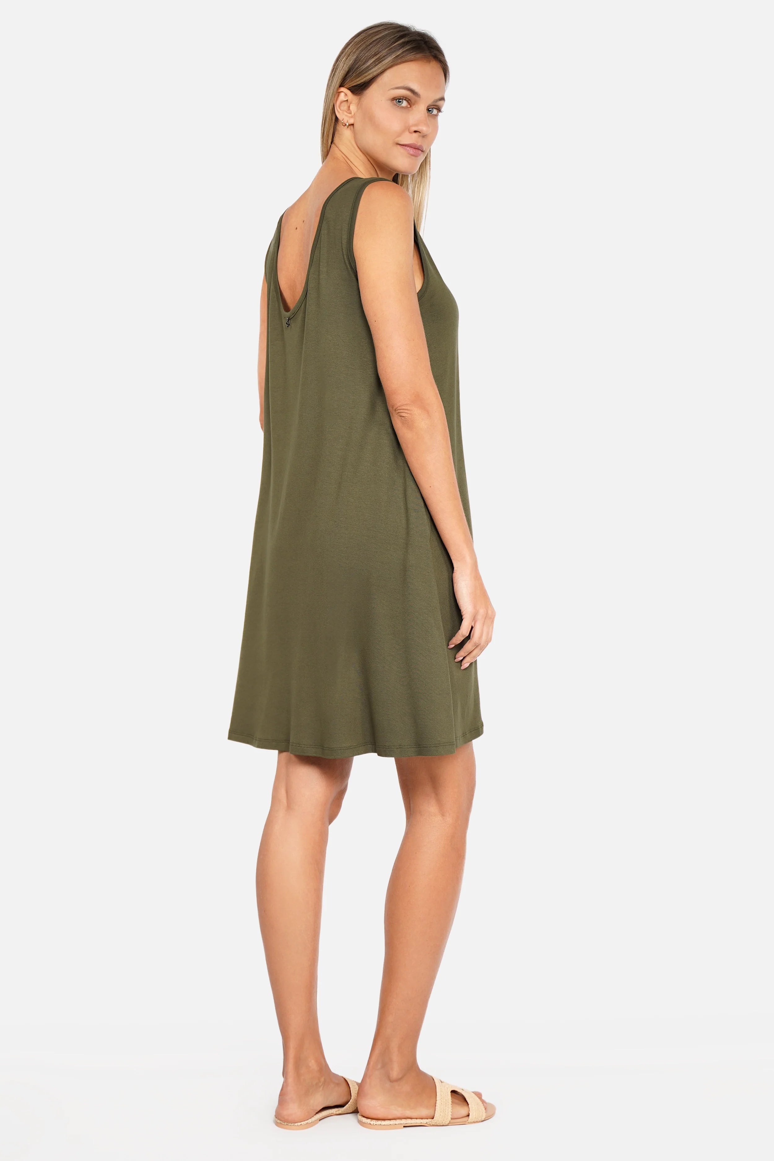 JOVRA Jersey Kleid aus fließendem Viskosejersey mit tiefem Rundhalsausschnitt und A-Linie in Mini Länge