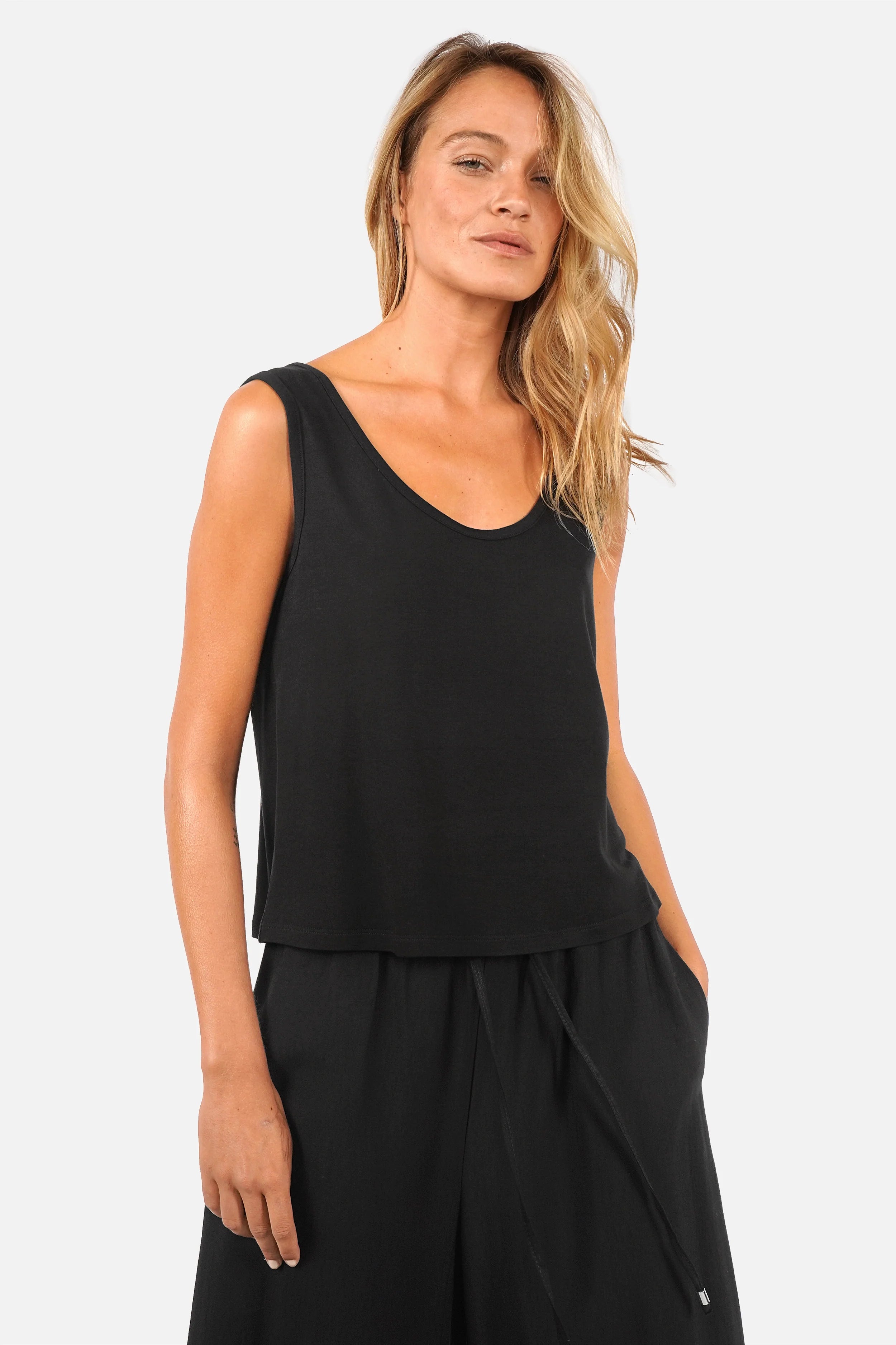 JOVRA Top in flowy viscose jersey with deep round neckline and relaxed fit