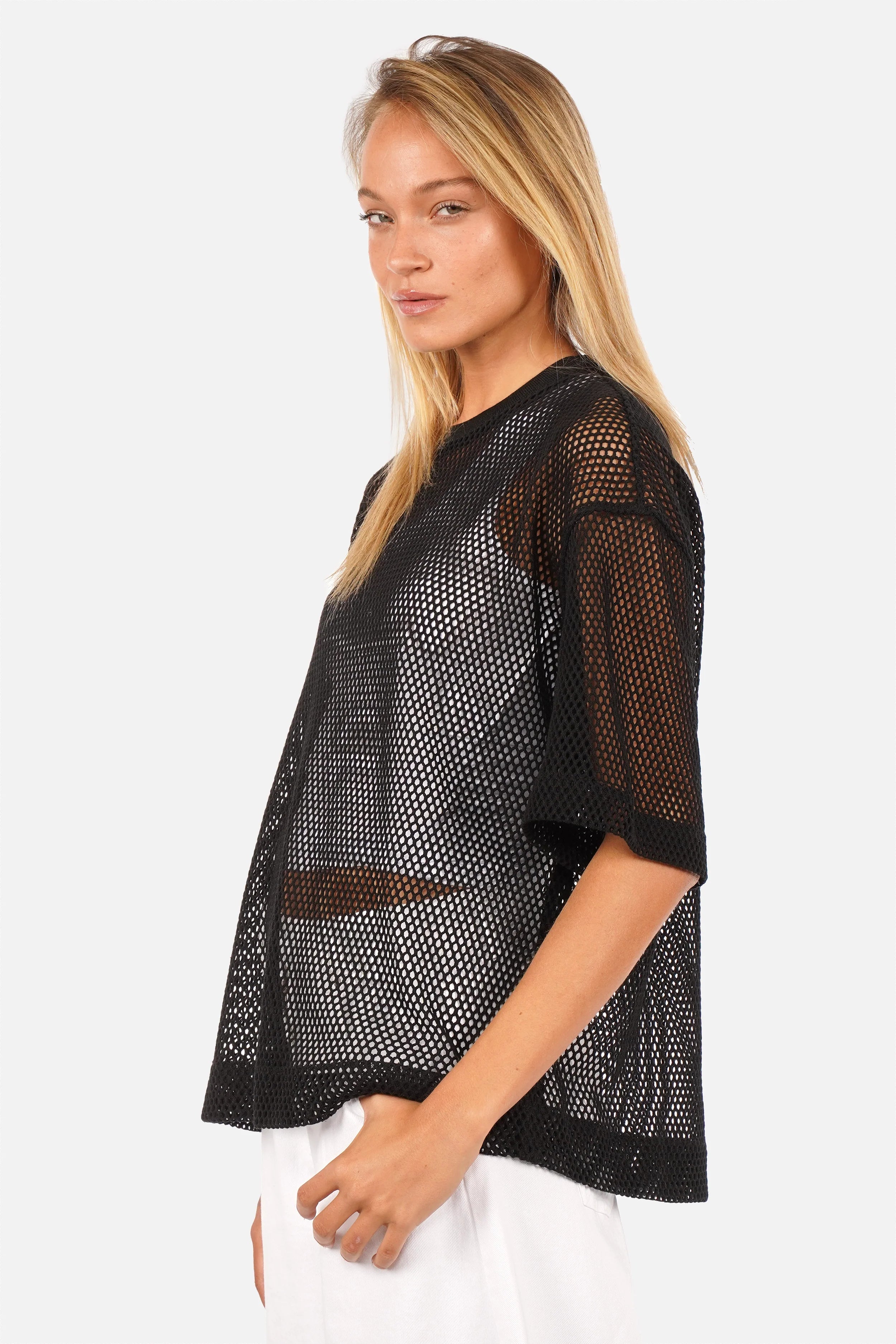 JUNNY T-Shirt aus weitmaschigem Häkelstoff mit Rundhalsausschnitt und Loose Fit