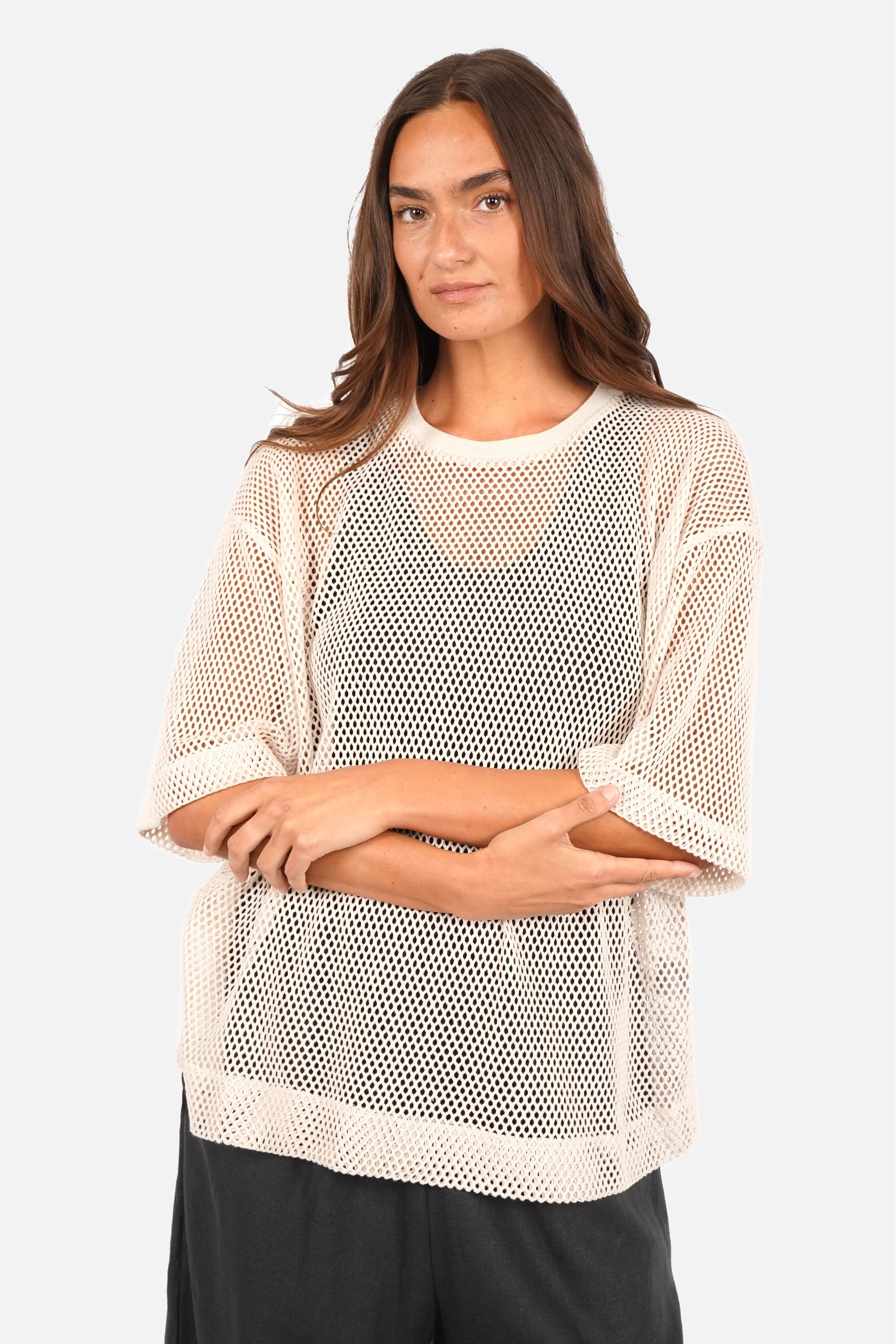 JUNNY T-Shirt aus weitmaschigem Häkelstoff mit Rundhalsausschnitt und oversized Passform