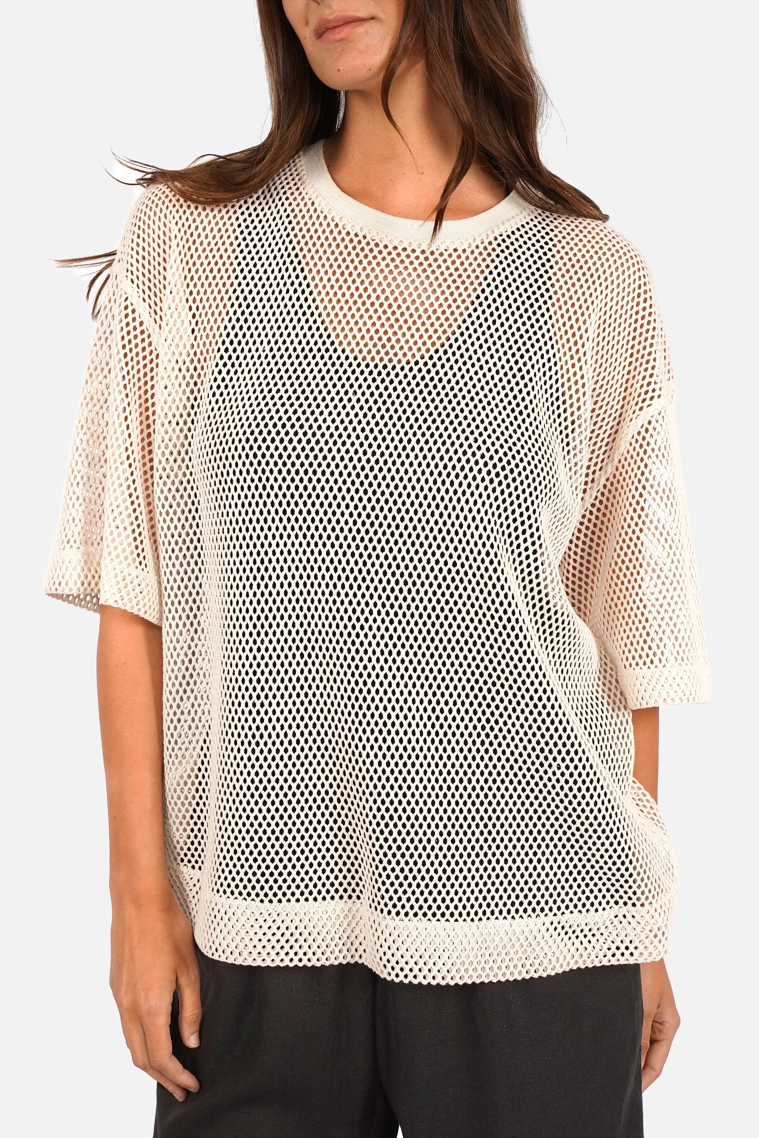 JUNNY T-Shirt aus weitmaschigem Häkelstoff mit Rundhalsausschnitt und loose Fit