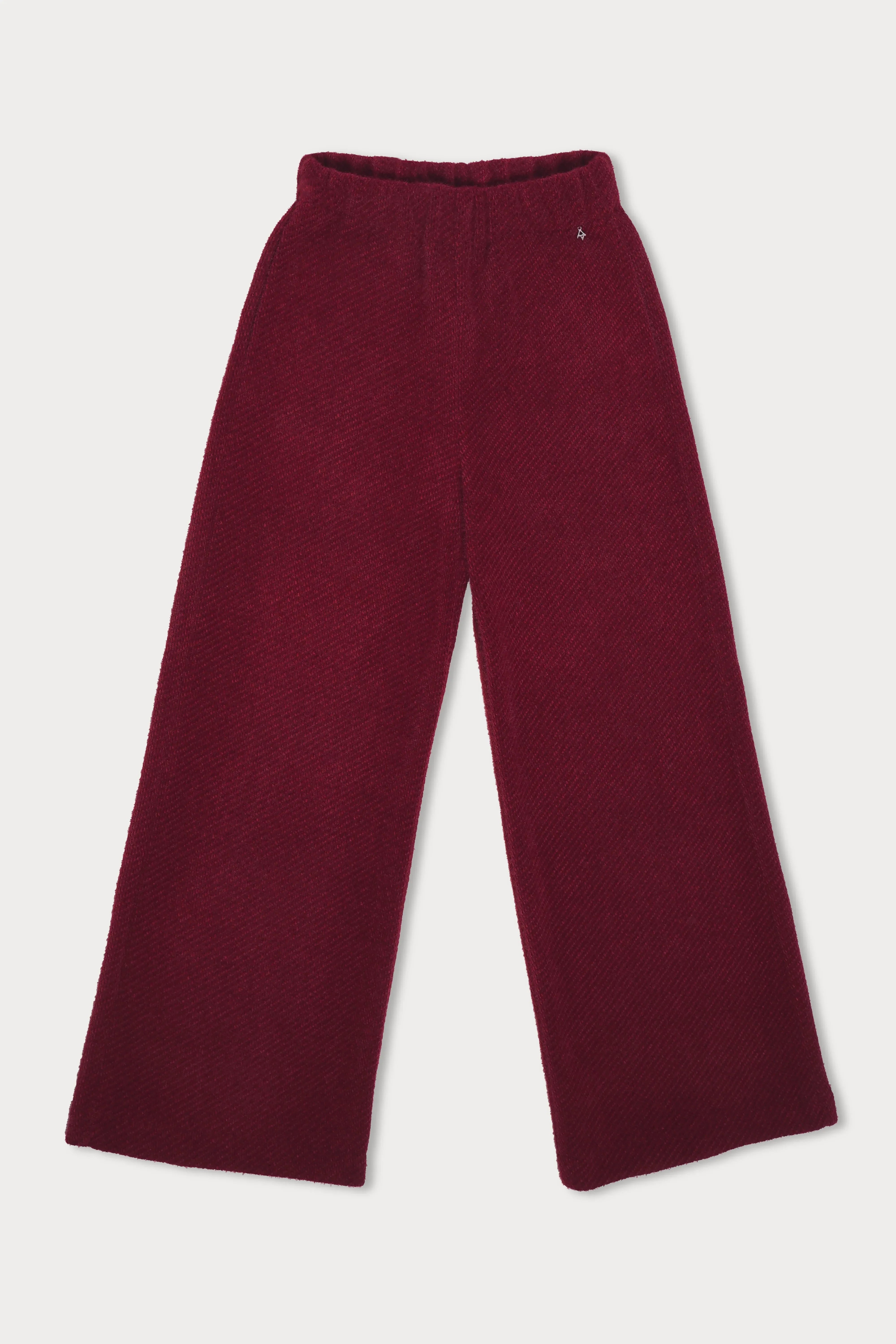 KELYA Wide Leg Hose in burgundy with relaxed fit, elastic waistband, side pockets, and soft velvet-effect texture