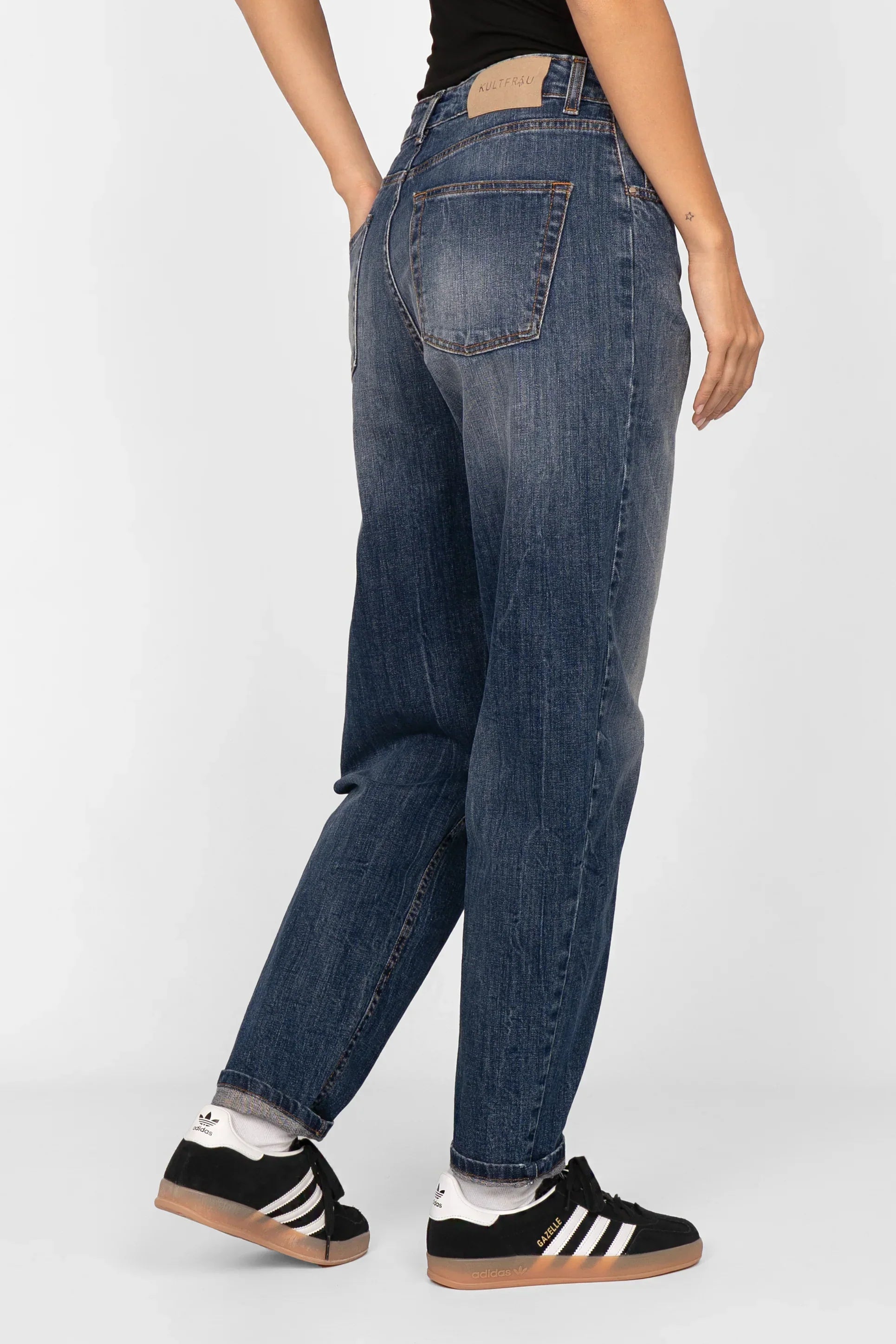 KEYSSI Carrot-Jeans in dark blue with mid waist and subtle fade highlights, regular fit mom jeans tapered to the ankle