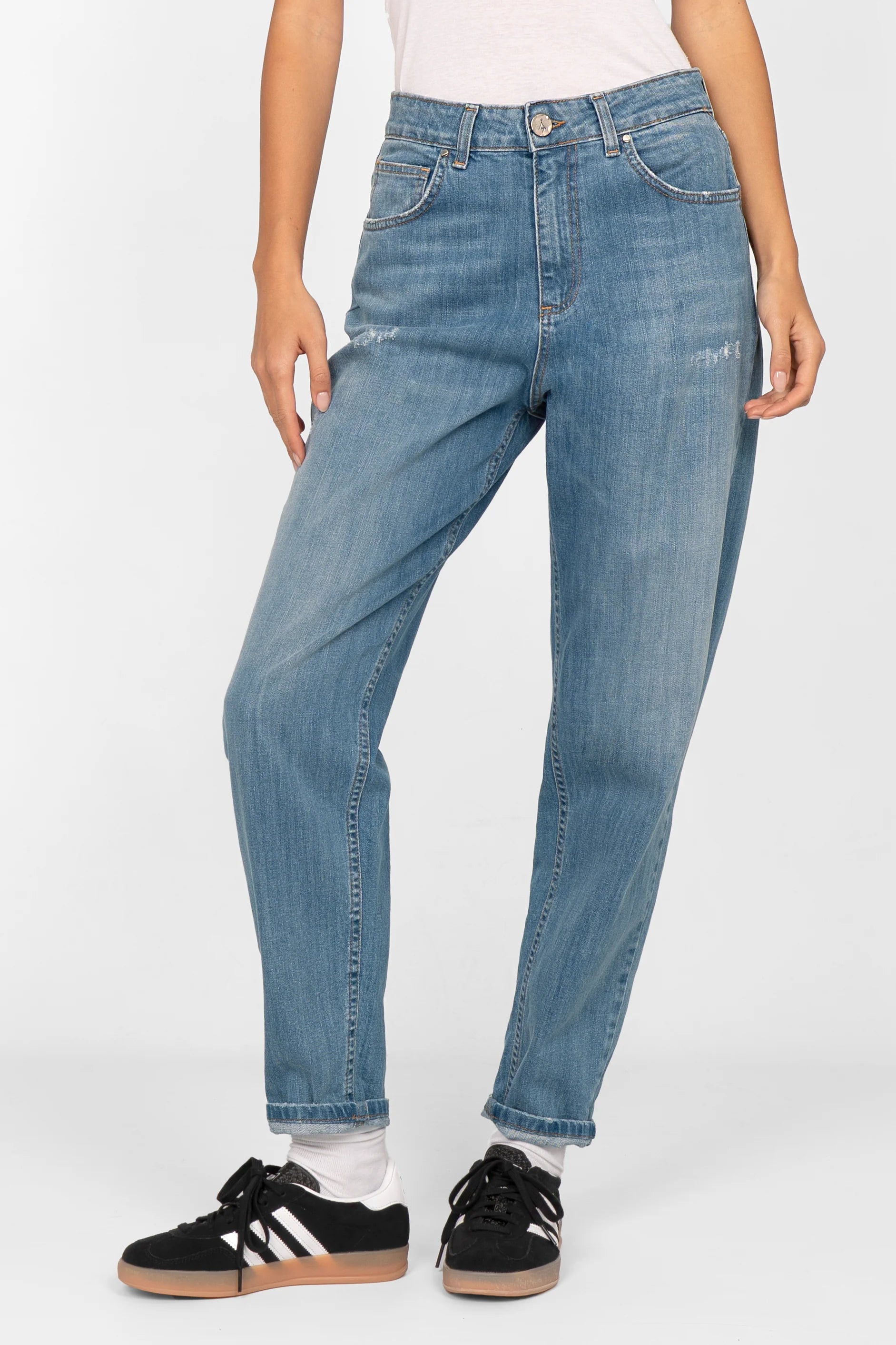 KEYSSI Carrot-Jeans mittelblaue Carrotfit-Jeans mit Destroyed-Details und lockerem Schnitt