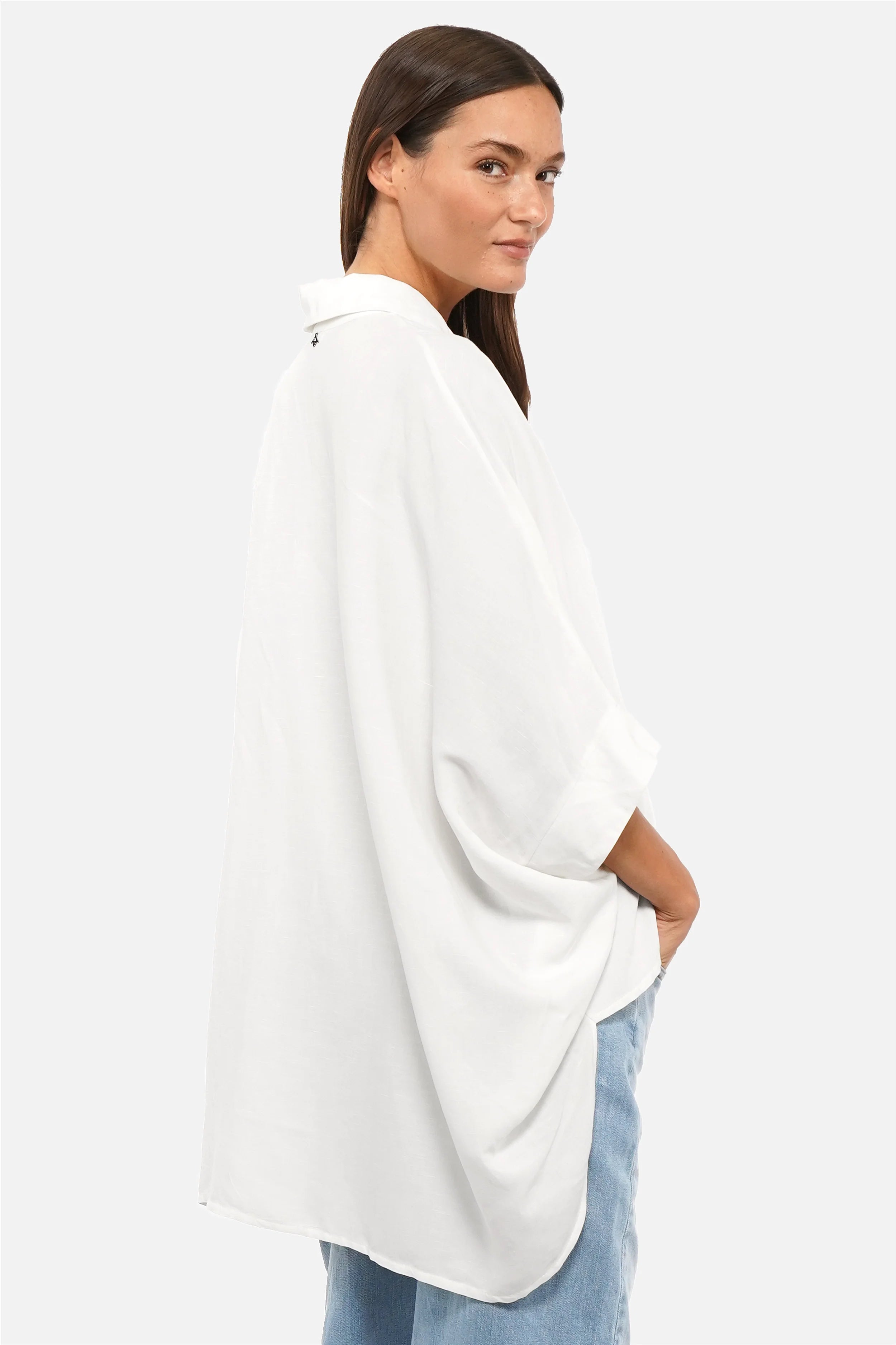 KIOKO Hemdbluse aus Viskose-Leinen mit Fledermausärmeln, oversized Fit und abgerundetem Saum