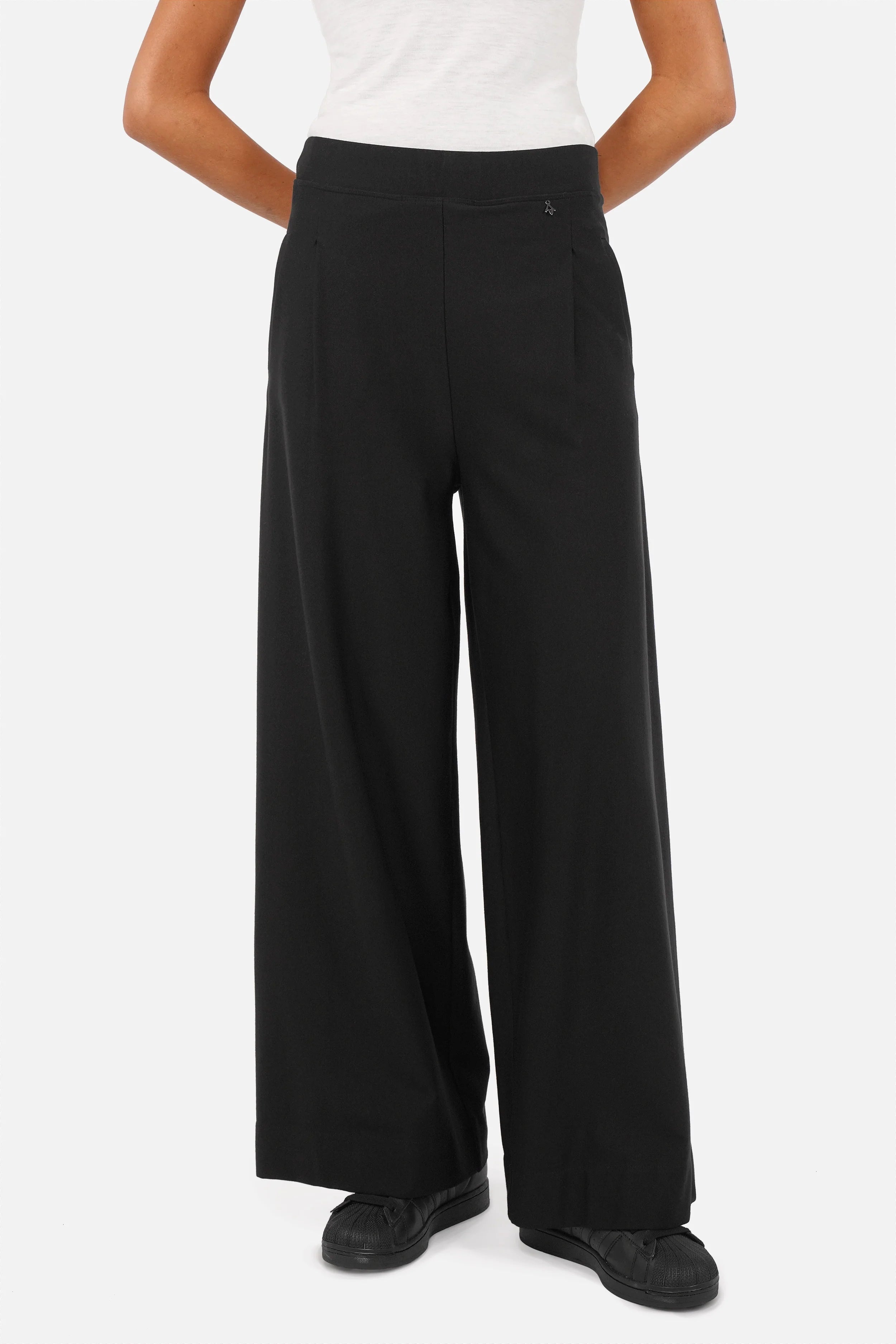 KLARA.K Wide Leg Jerseyhose aus weichem, stretchigem Jersey mit elastischem Bund und seitlichen Taschen