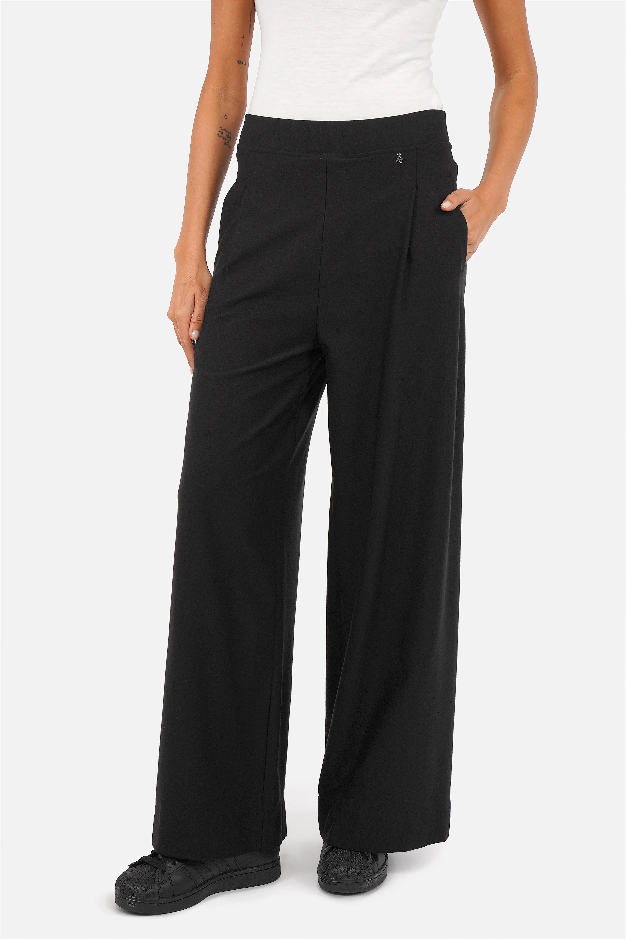 KLARA.K Wide Leg Jerseyhose in weicher Jerseyqualität mit elastischem Bund und seitlichen Eingrifftaschen