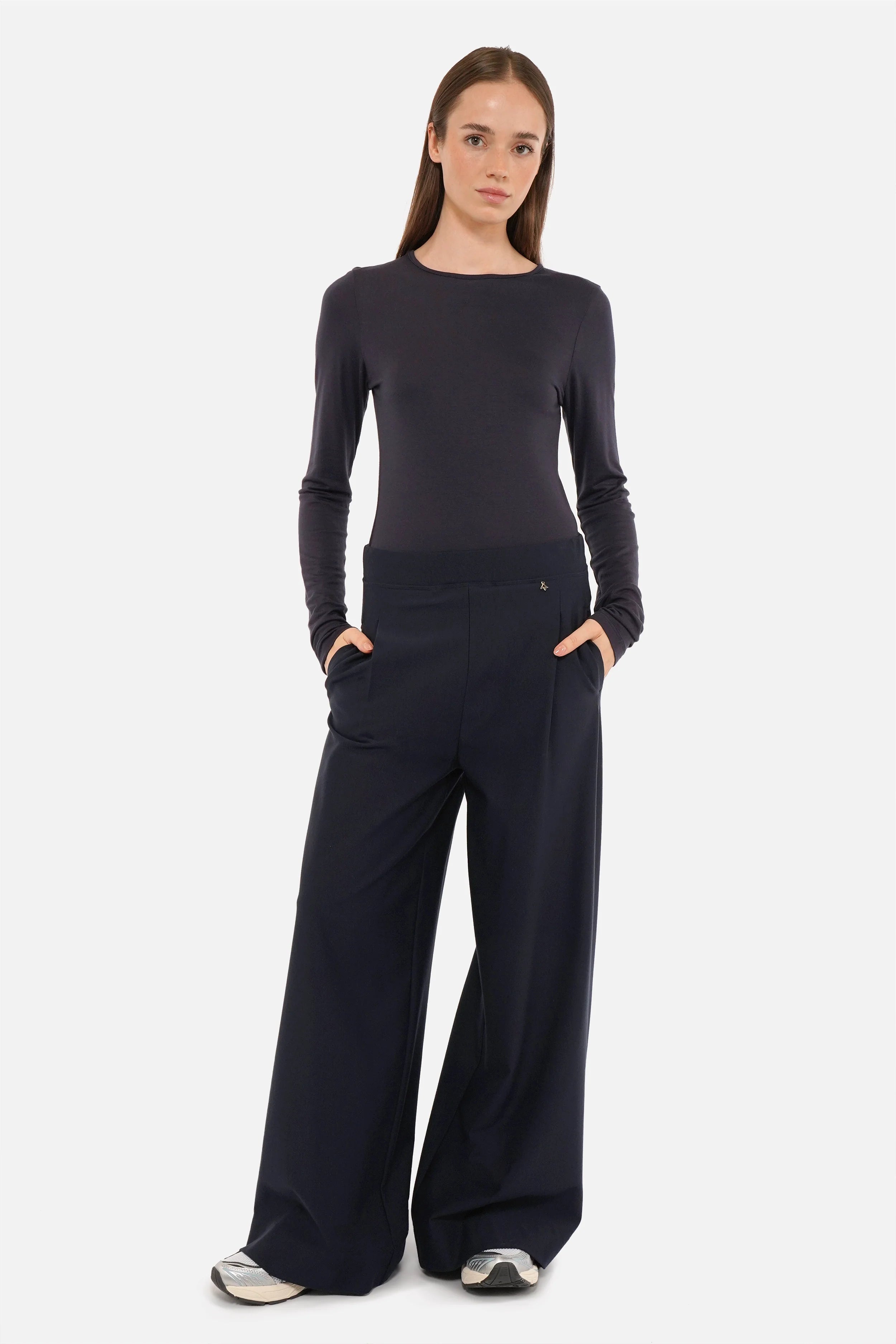KLARA.K Wide Leg Jerseyhose aus weich fließender Jersey-Qualität mit elastischem Bund und seitlichen Taschen