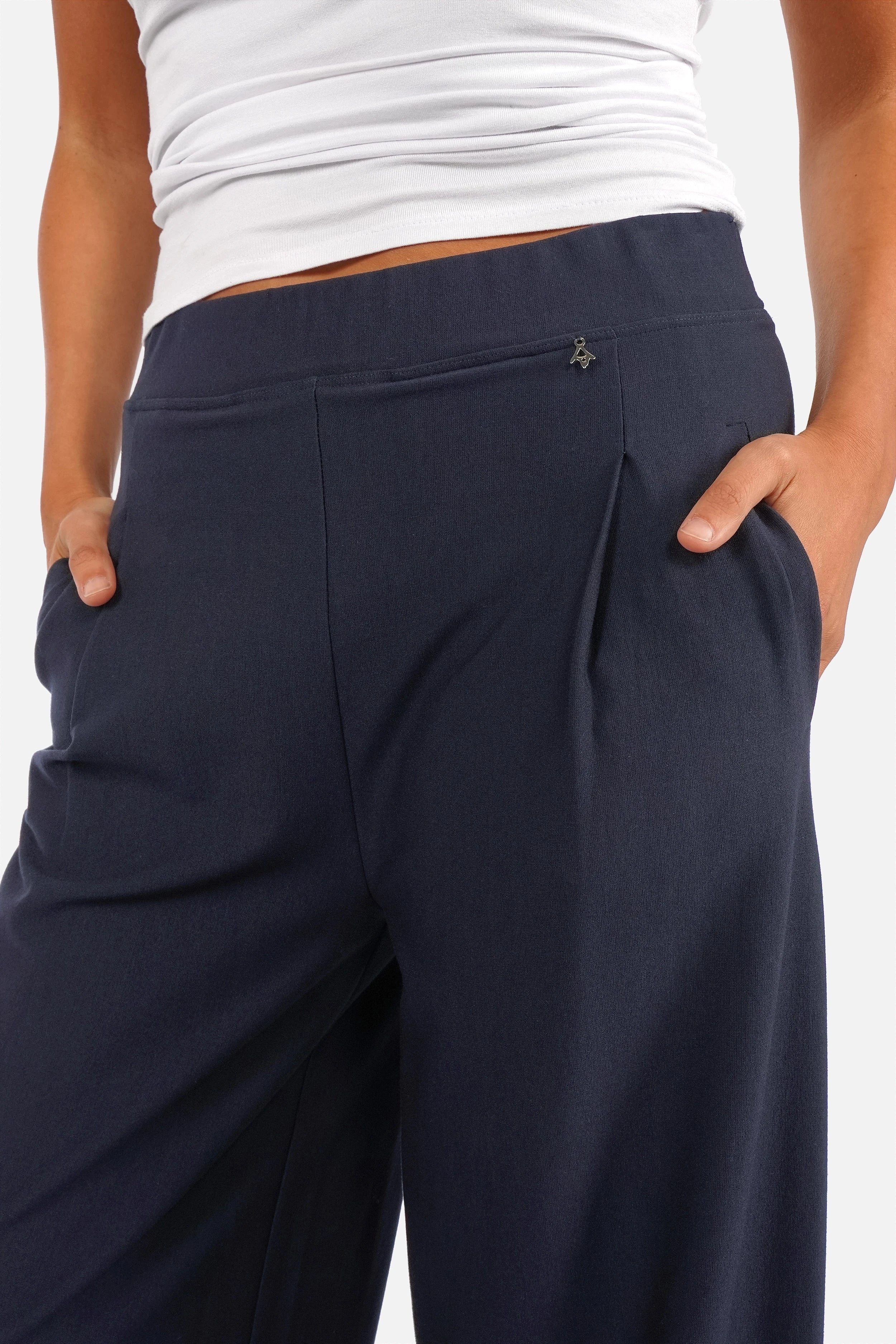 KLARA.K Wide Leg Pants mit elastischem Bund, seitlichen Taschen und Bundfalten aus weichem Viskose-Mix