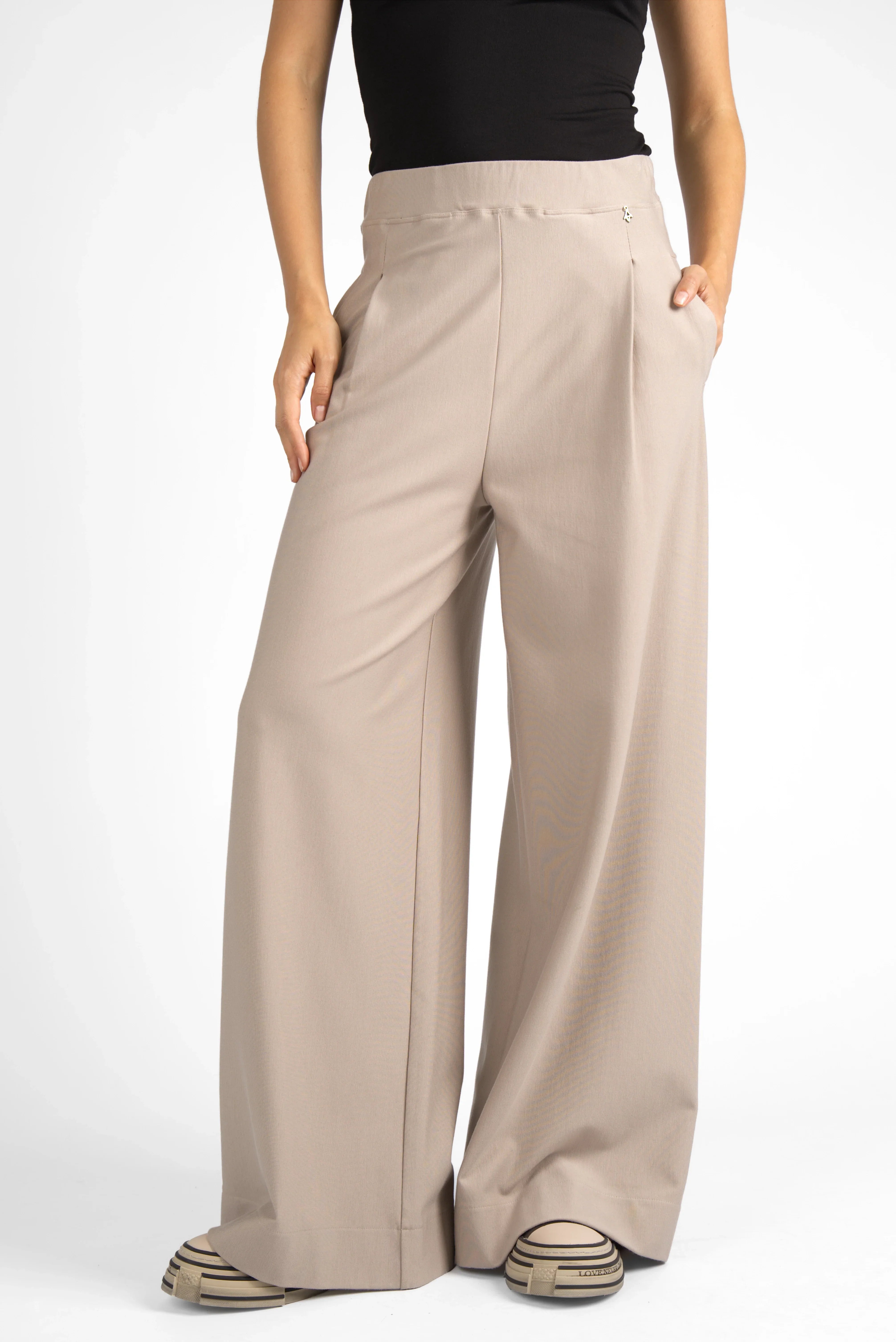 Damenhose KLARA.K Wide Leg Pants aus softem Heavy Viscose-Mix mit weitem Bein und elastischem Bund in Beige