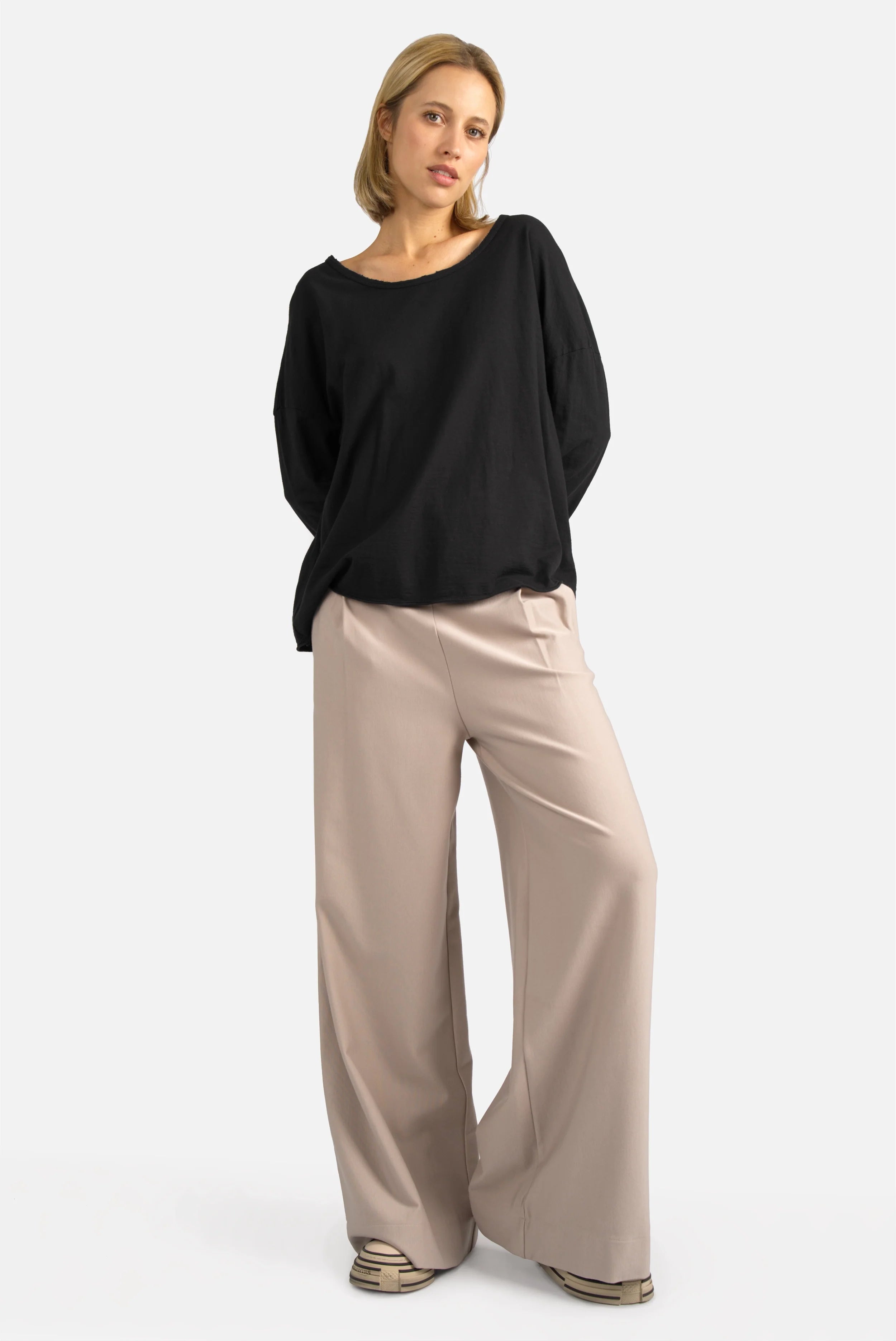 KLARA.K Wide Leg Pants mit elastischem Bund, seitlichen Taschen und Bundfalten aus weich fallendem Viskose-Mix
