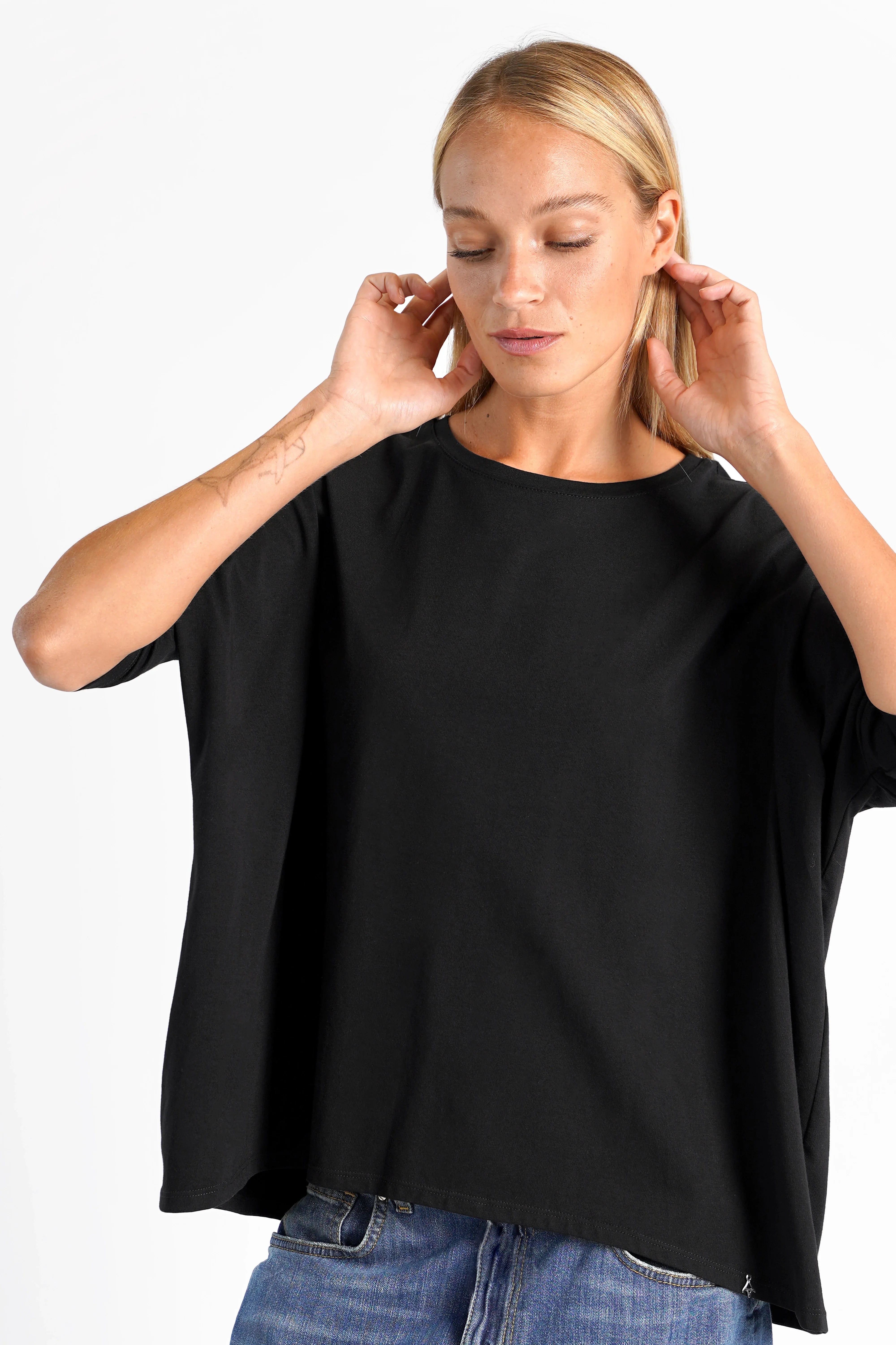 TAMI.K Blusenshirt schwarzes, locker fallendes Baumwollshirt mit Rundhals und weiter Kastenform