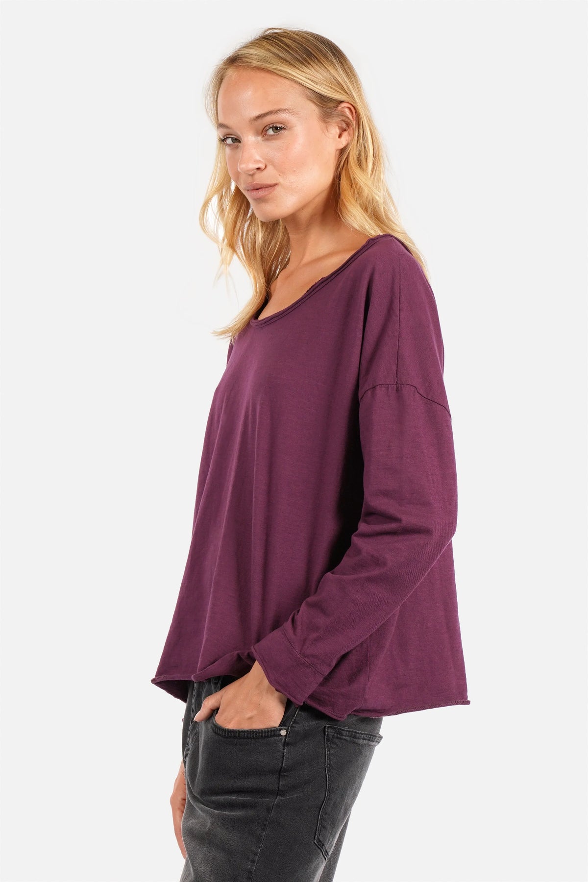 LARXA Longsleeve aus weichem 100% Baumwolljersey mit Rundhalsausschnitt und überschnittenen Schultern