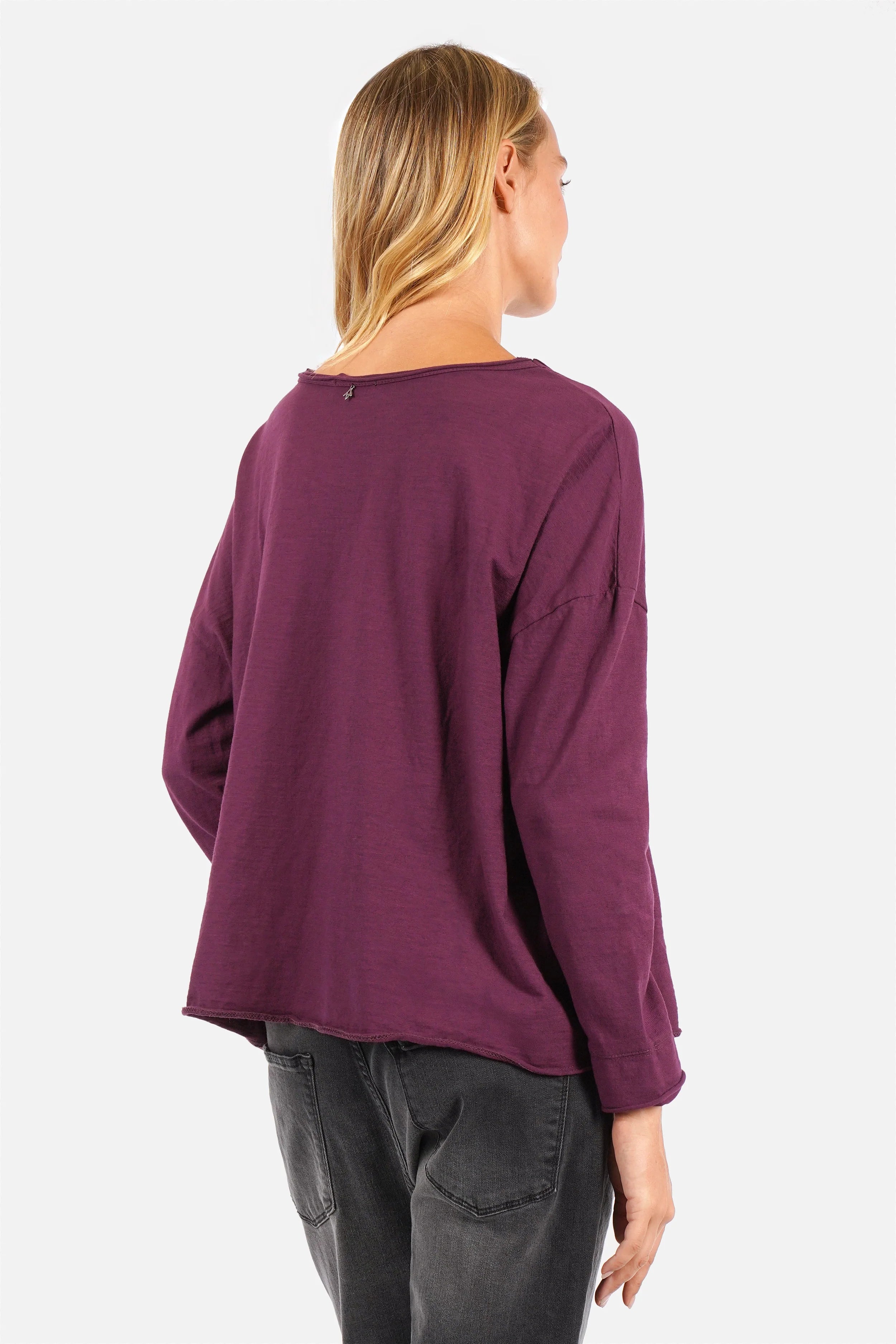 LARXA Longsleeve aus weichem Jersey mit Rundhalsausschnitt und überschnittenen Schultern