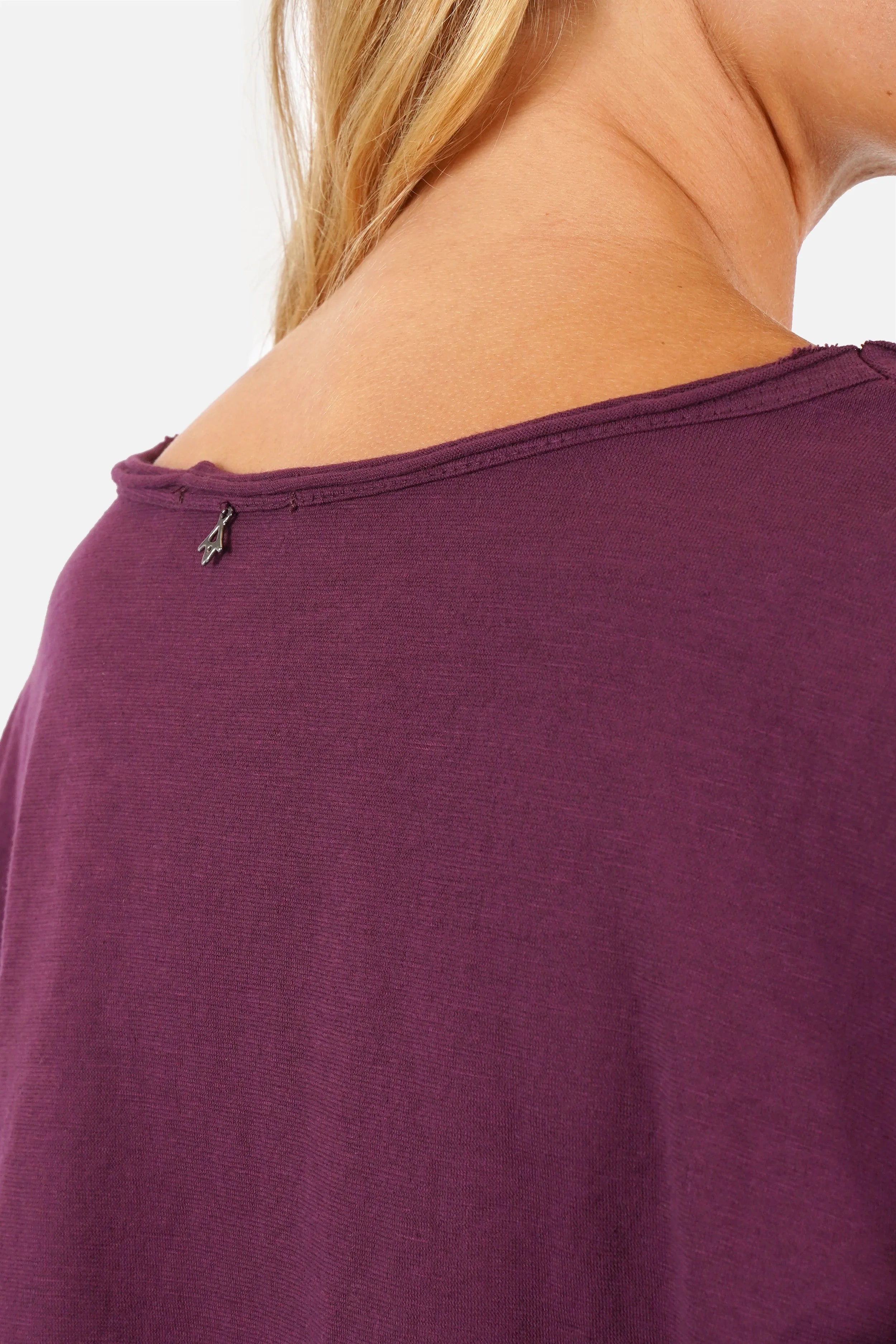 LARXA Longsleeve aus weichem Baumwolljersey mit Rundhalsausschnitt und überschnittenen Schultern in Regular Fit