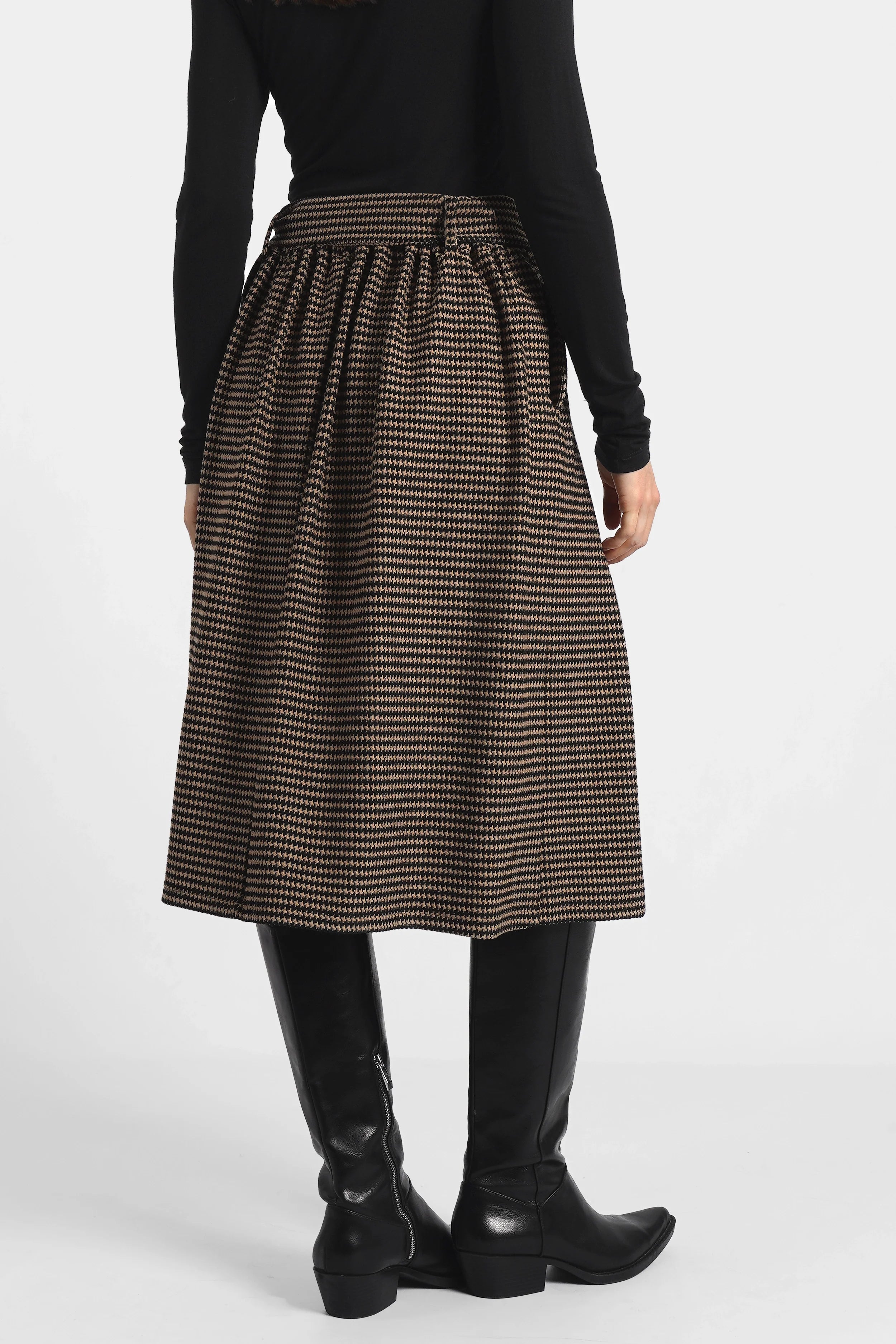 LAVIEE Rock midi skirt with houndstooth pattern, elastic back waistband, front pleats, side pockets, belt, A-line cut.