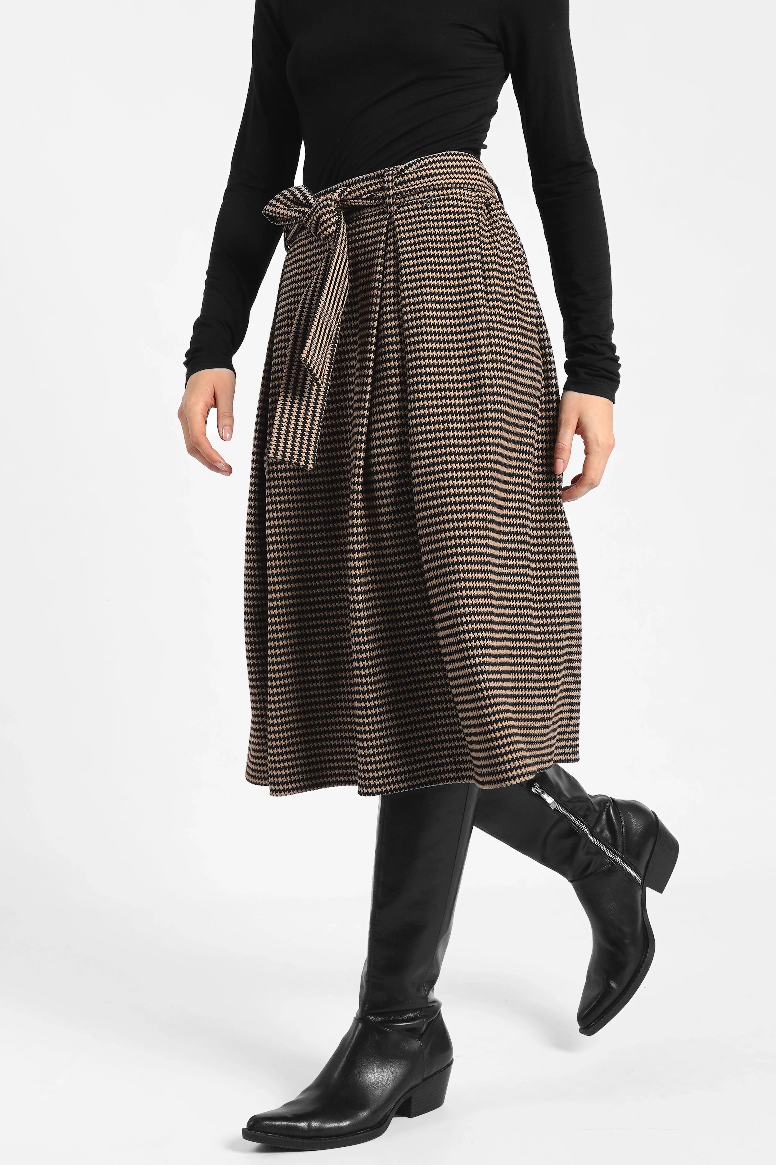 LAVIEE Rock mit klassischem Hahnentrittmuster, A-Linien-Schnitt, Bundfalten, elastischem Bund hinten und Bindegürtel, midi Länge, seitliche Eingrifftaschen.