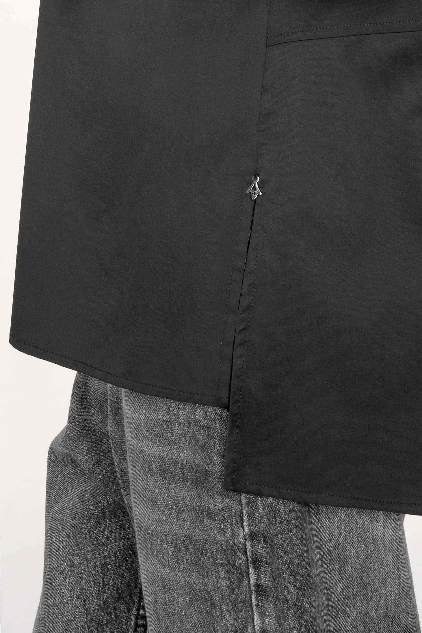 LEA.K Loose Fit Bluse schwarze Baumwollpopeline mit Seitenschlitzen und Brusttaschen