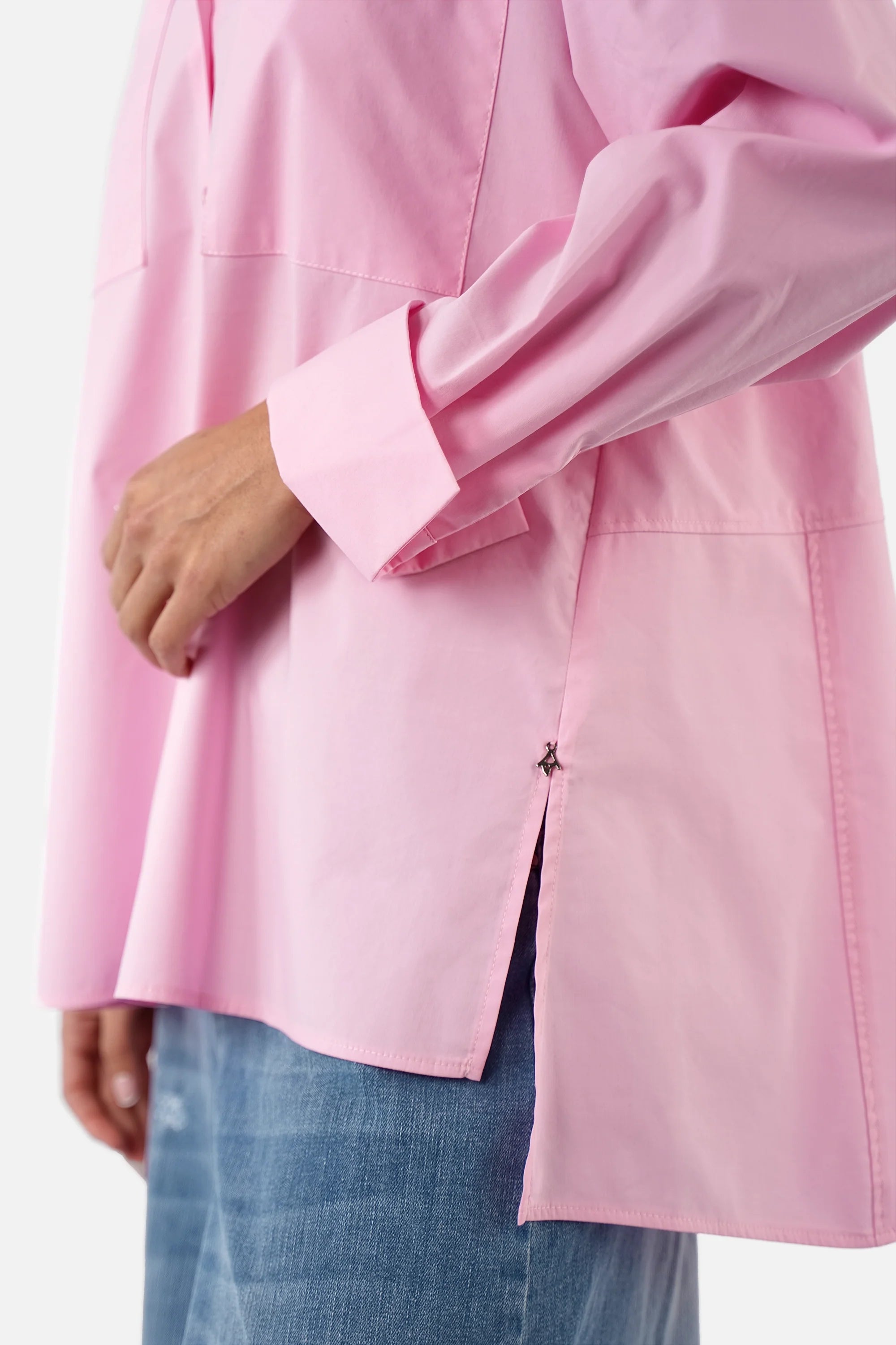 LEA.K Loose Fit Bluse aus Baumwollpopeline mit Hemdkragen und Brusttaschen