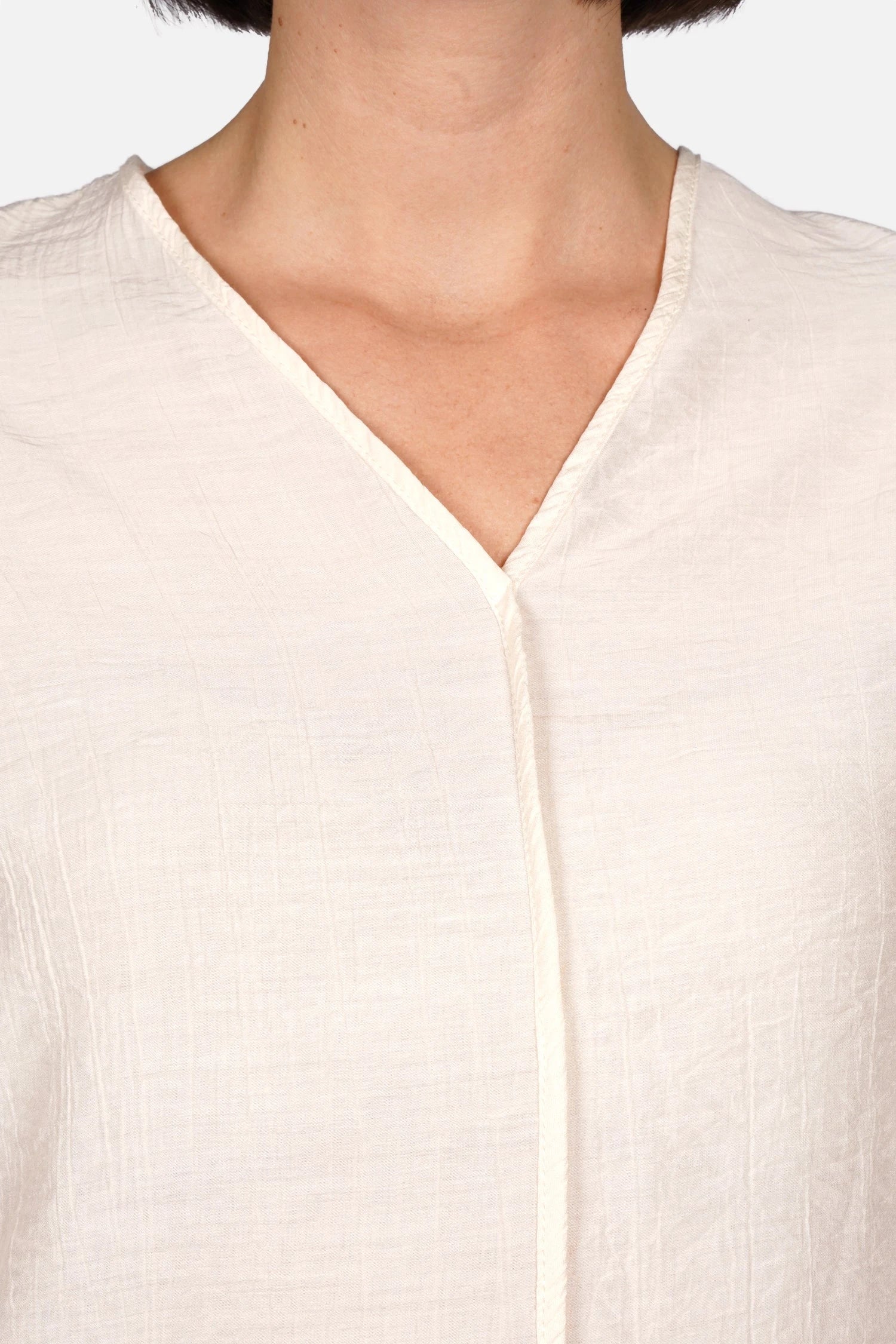 LEOPE V-Neck Bluse aus Ramie mit V-Ausschnitt, Ballonärmeln und entspannter Passform