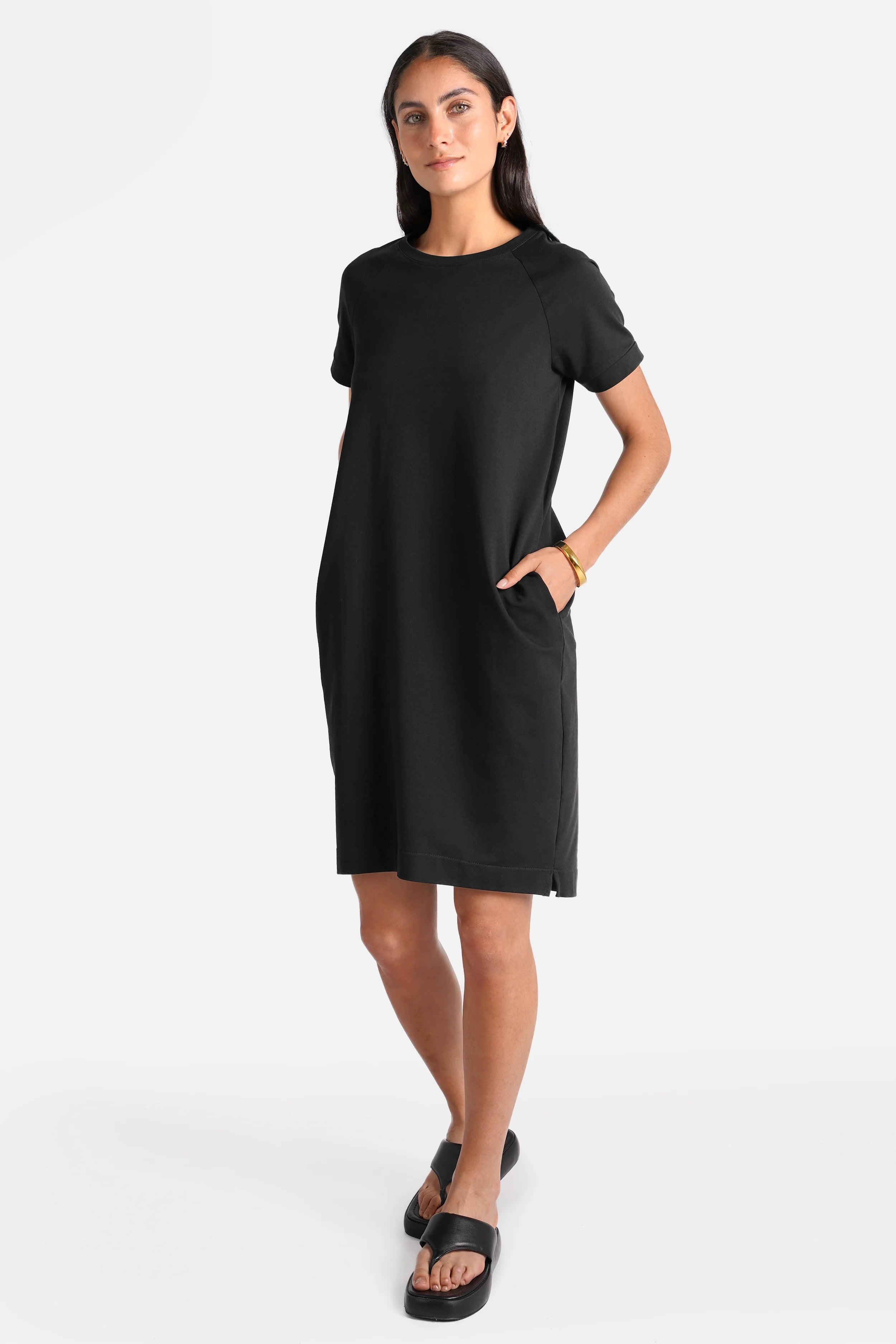 LISSY Kurzarm Sweatkleid aus supersofter Baumwolle mit Rundhalsausschnitt, Raglanärmeln und Seitentaschen in Regular Fit