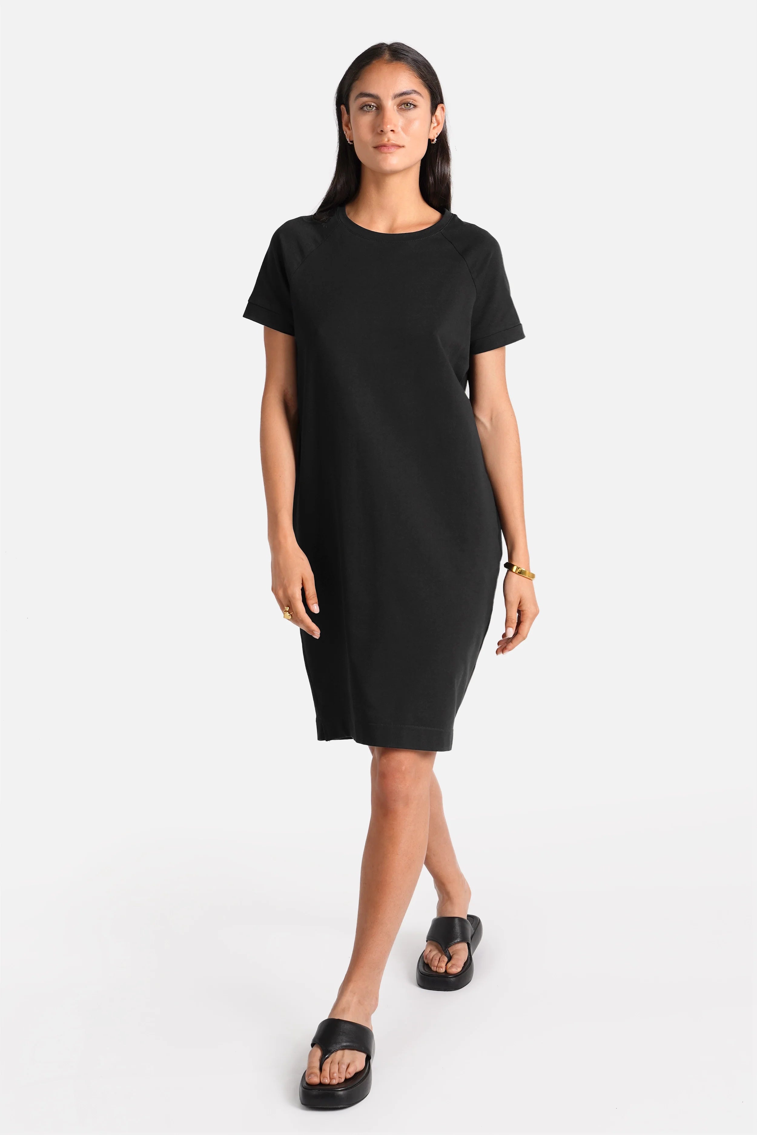 LISSY Kurzarm Sweatkleid aus supersofter Baumwollqualität mit Rundhalsausschnitt und Seitentaschen