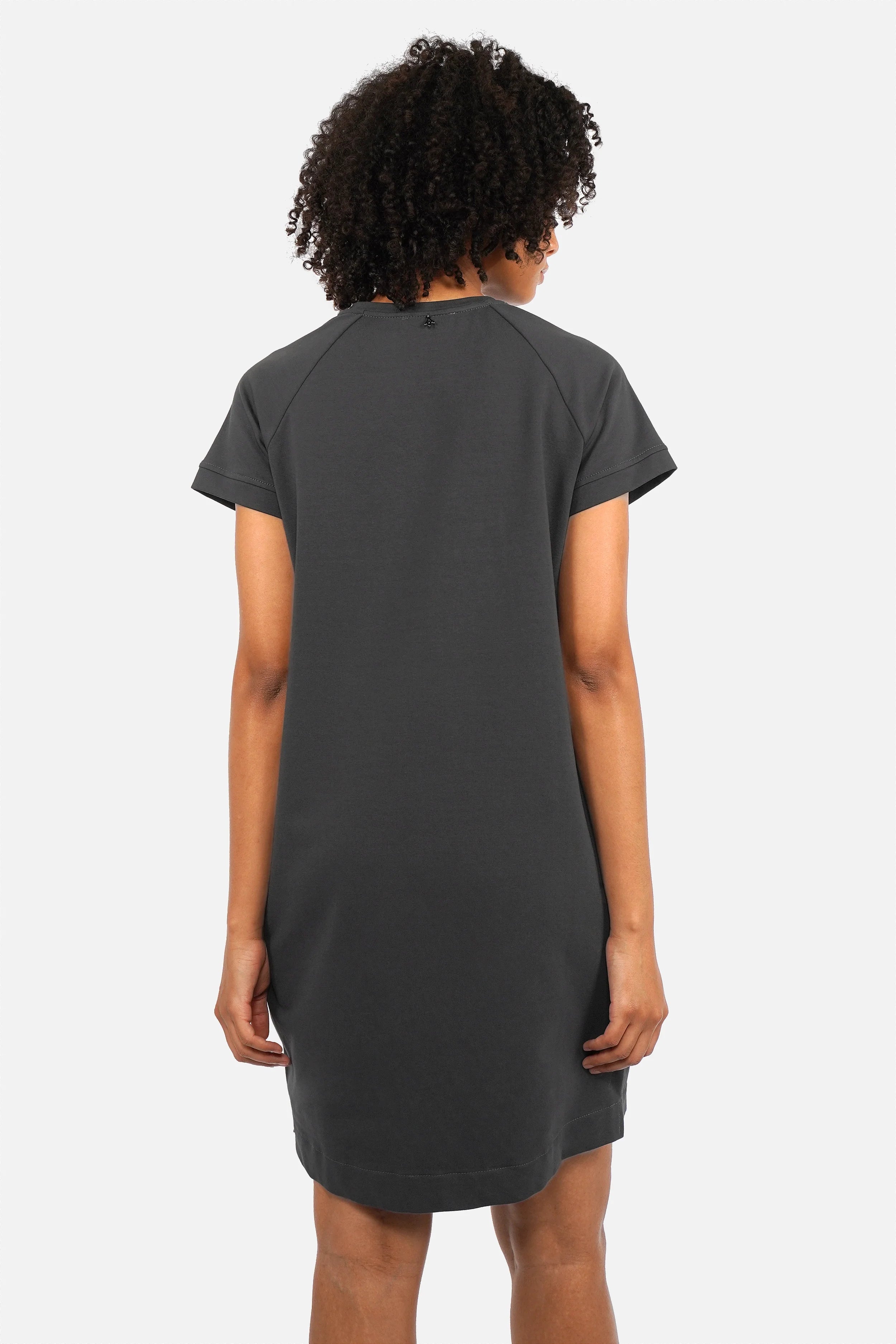 LISSY Kurzarm Sweatkleid aus supersofter Baumwolle mit Rundhalsausschnitt, Raglanärmeln, Seitentaschen und kleinen Seitenschlitzen in Regular Fit
