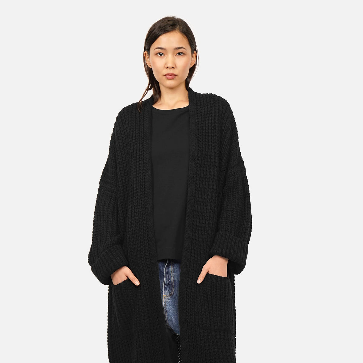 LOLA Strickcardigan locker geschnittener Oversize-Cardigan mit aufgesetzten Taschen