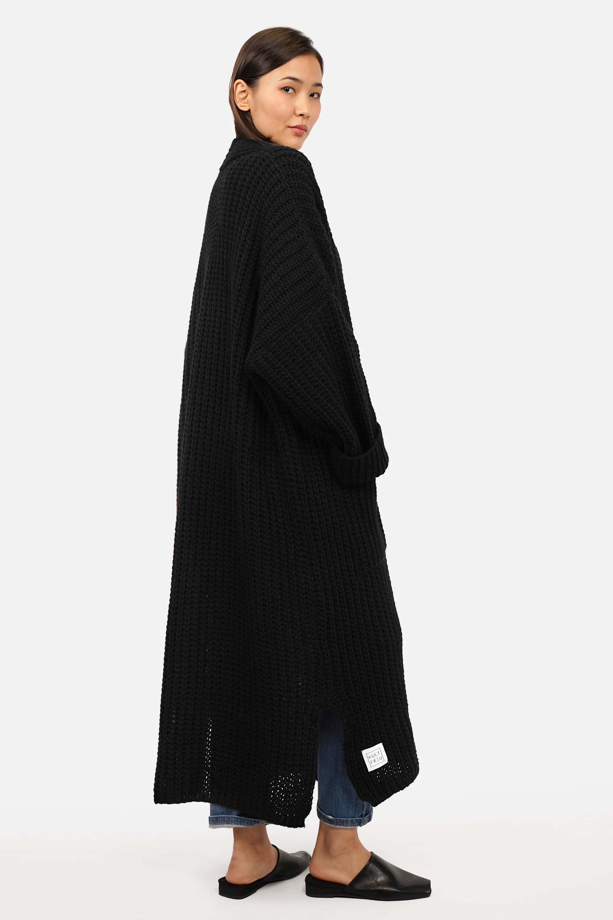 LOLA Strickcardigan in Oversize mit aufgesetzten Taschen und lockerem, offenem Schnitt