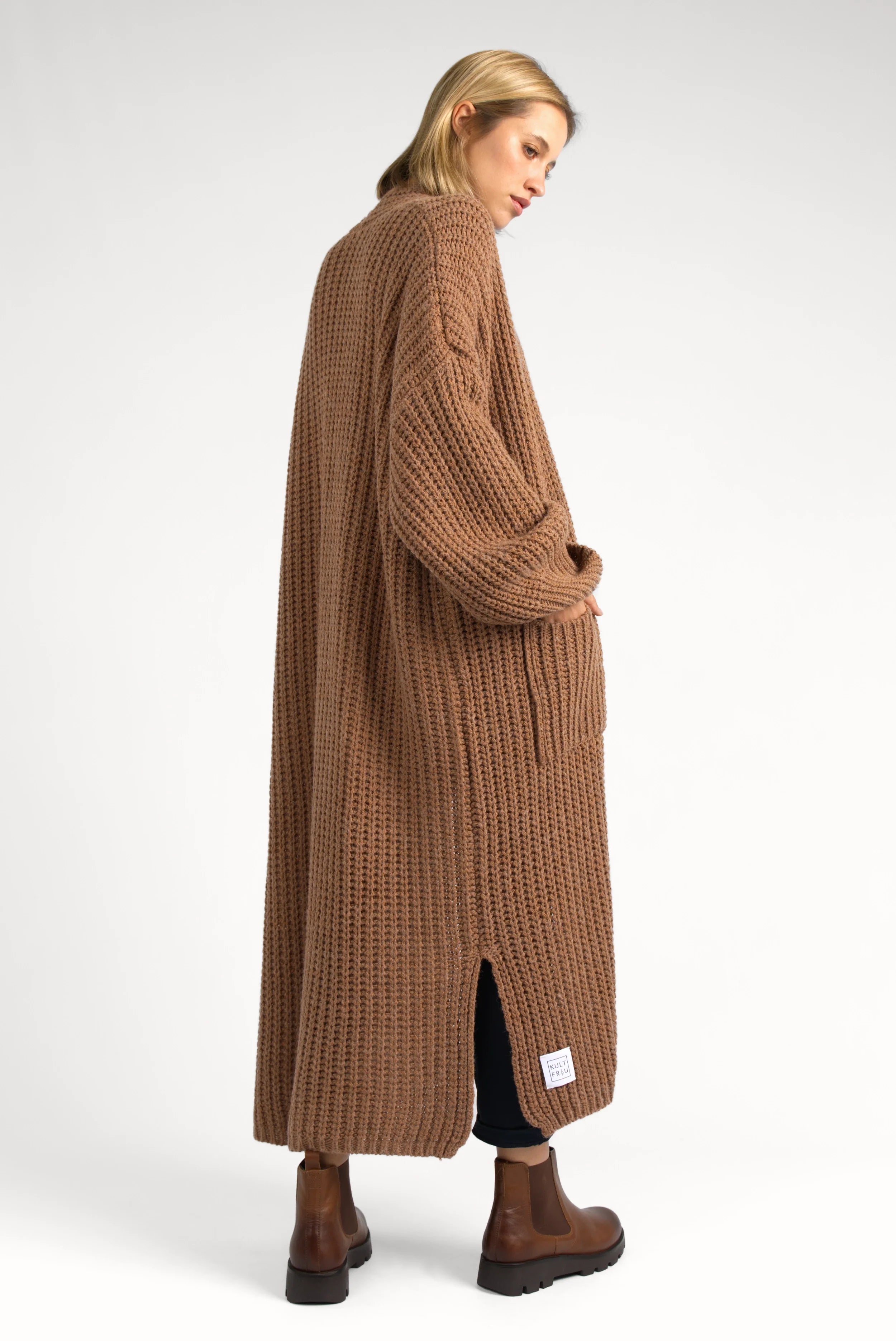 LOLA Strickcardigan langer oversized Strickcardigan mit Taschen braun