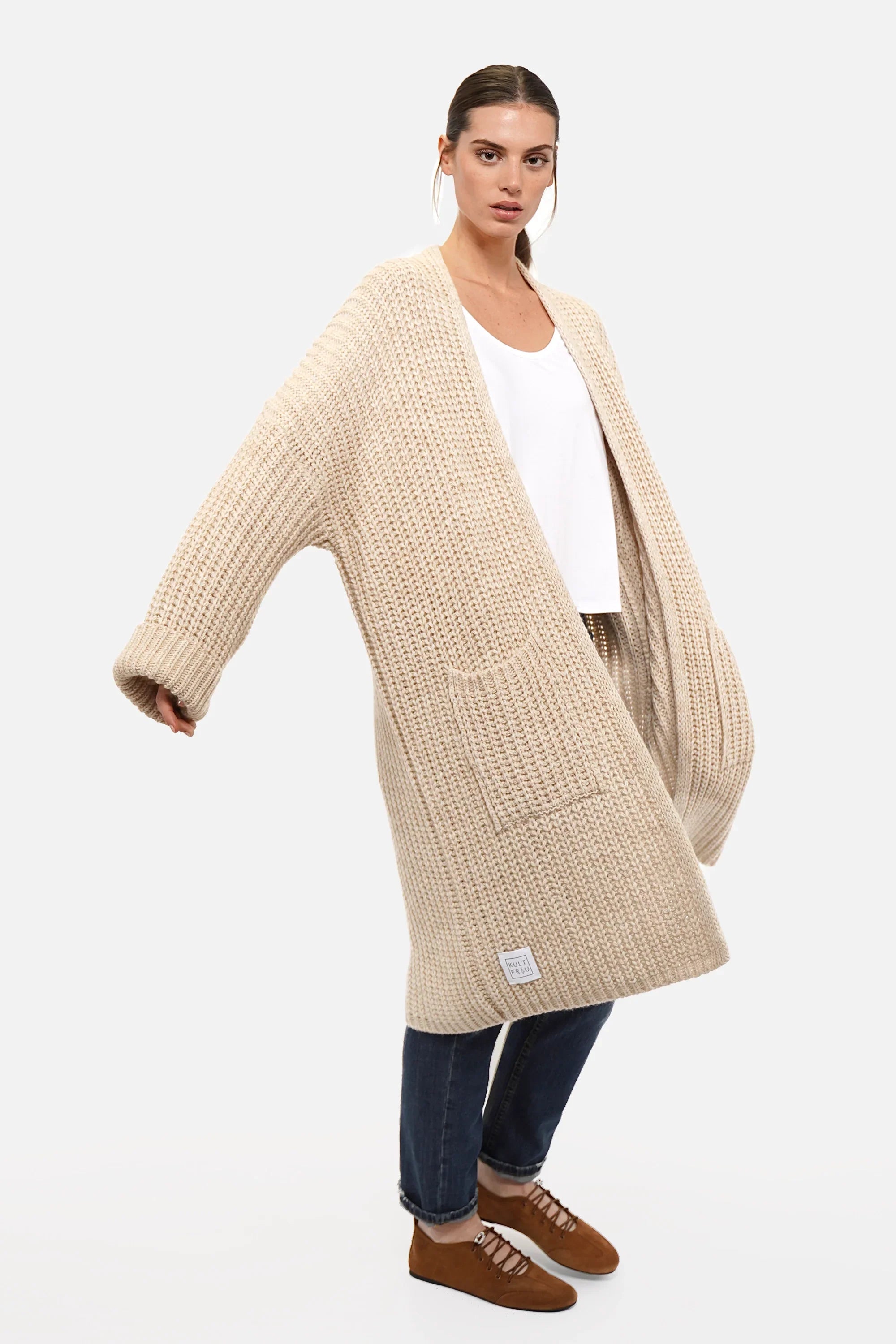 LOLLYTA Strickcardigan Oversized offen mit überschnittenen Schultern und aufgesetzten Taschen