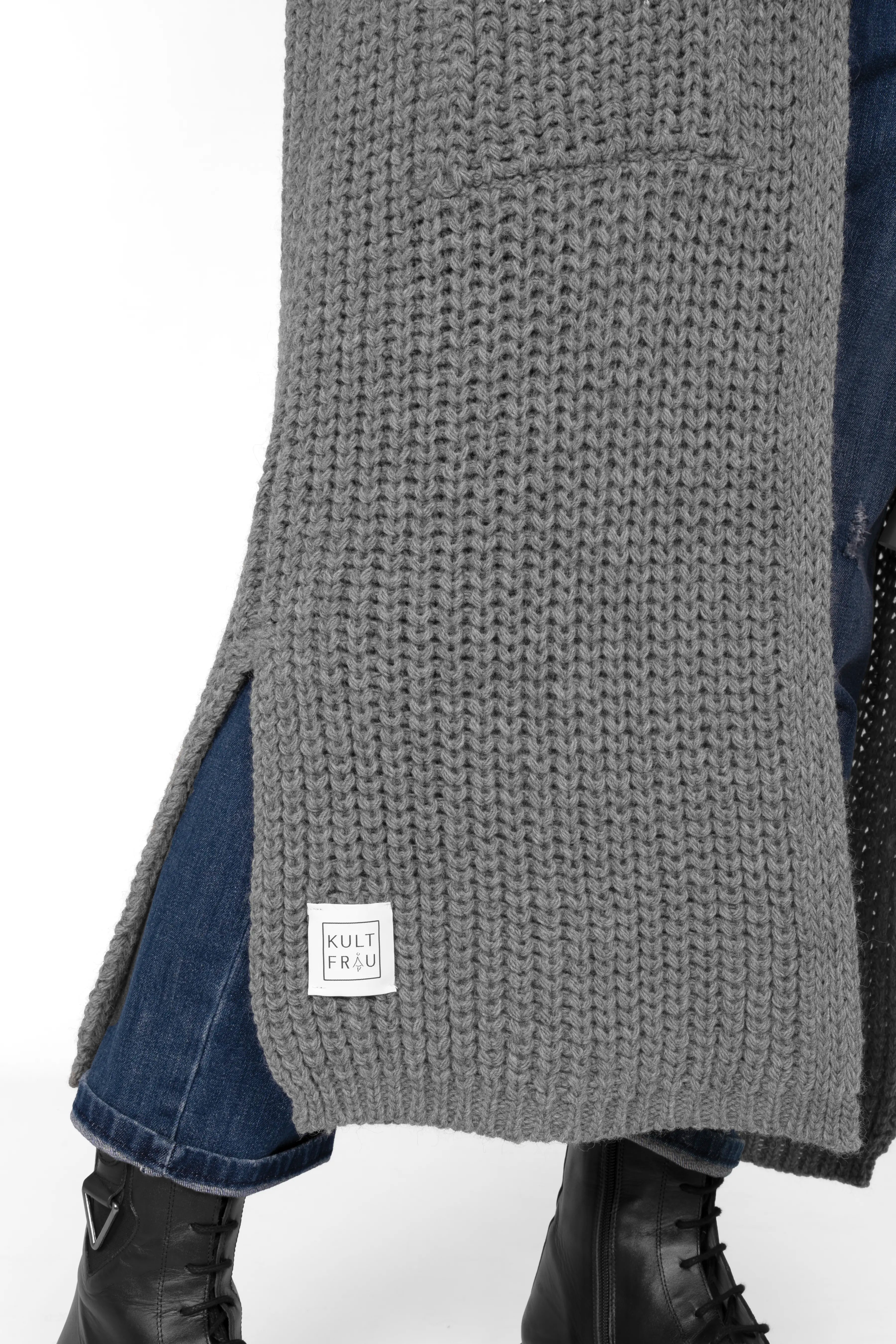 Großer grauer Long Cardigan aus weichem Strick mit Kapuze und aufgesetzten Taschen in Oversize-Passform