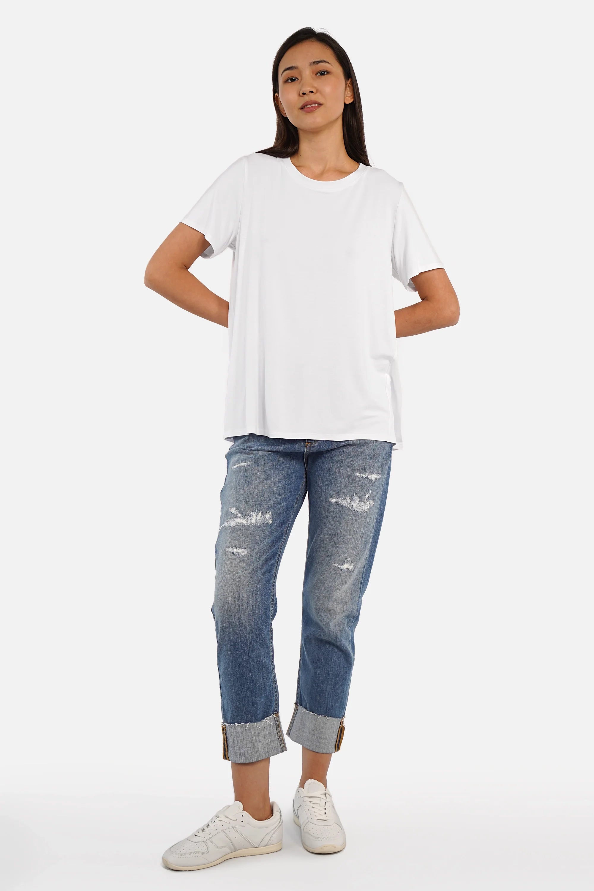 LYLLDA T-Shirt aus weich fließender Viskose mit Rundhalsausschnitt und A-Linie in Regular Fit