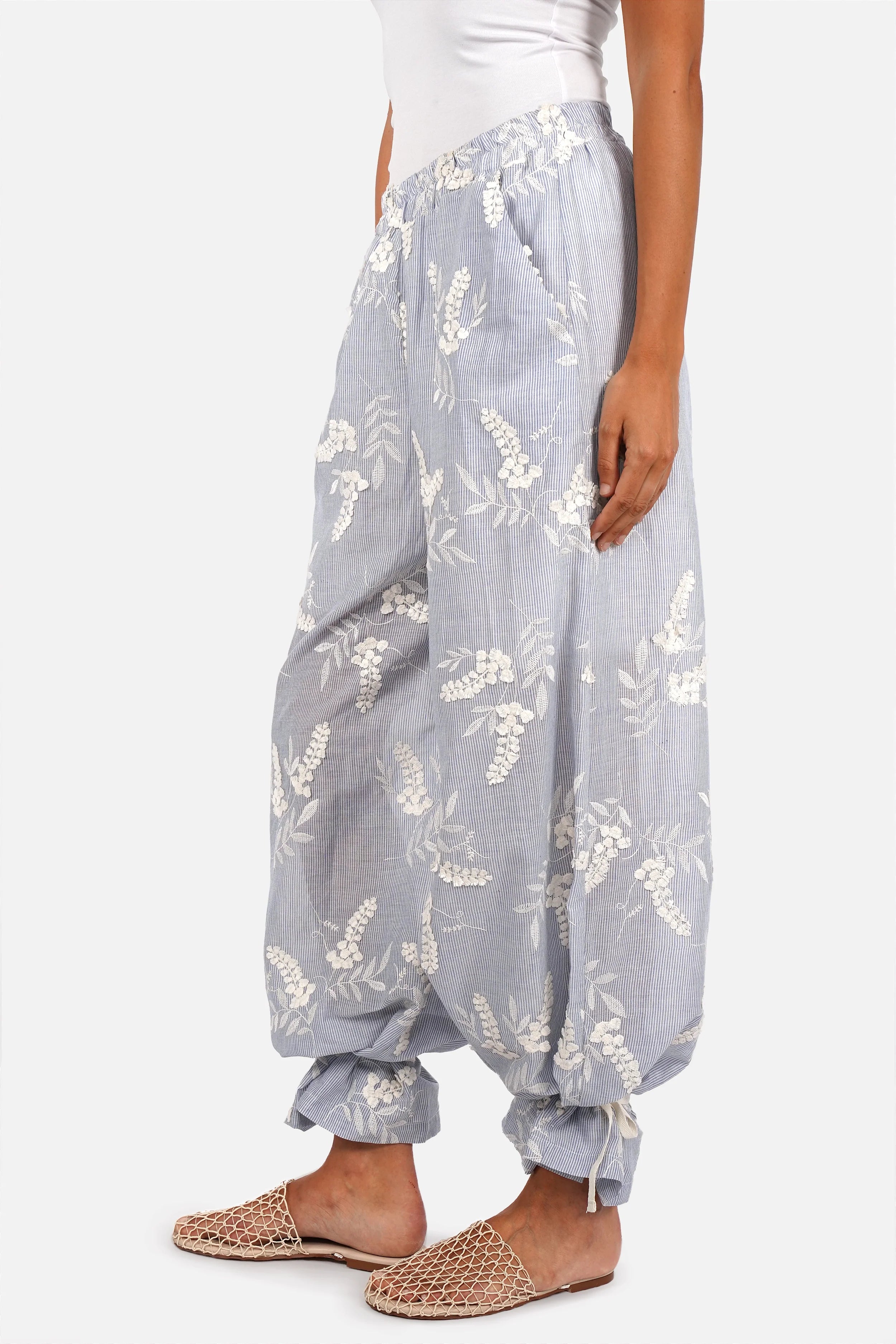 Leichte weiche LYSKA Wide Leg Hose aus Streifen-Baumwollstoff mit 3D-Stickerei und elastischem Bund