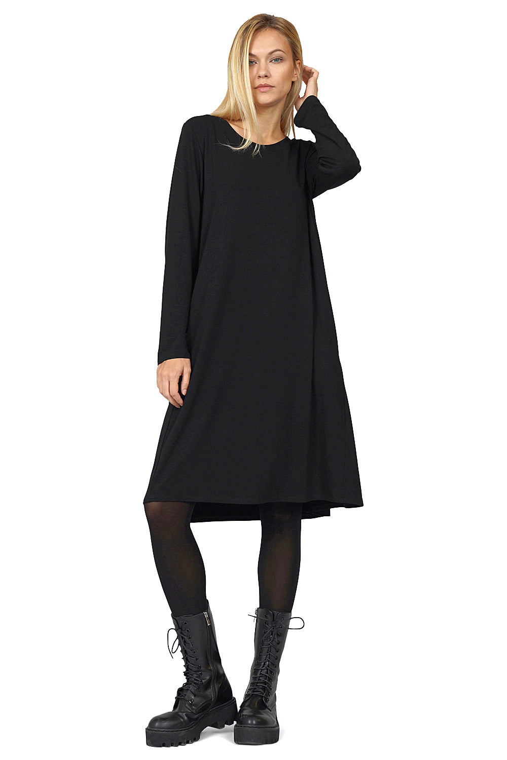 Schwarzes LYLLDA A-Linie Kleid aus weicher Viskose mit Rundhalsausschnitt und durchgehender Rückenfalte