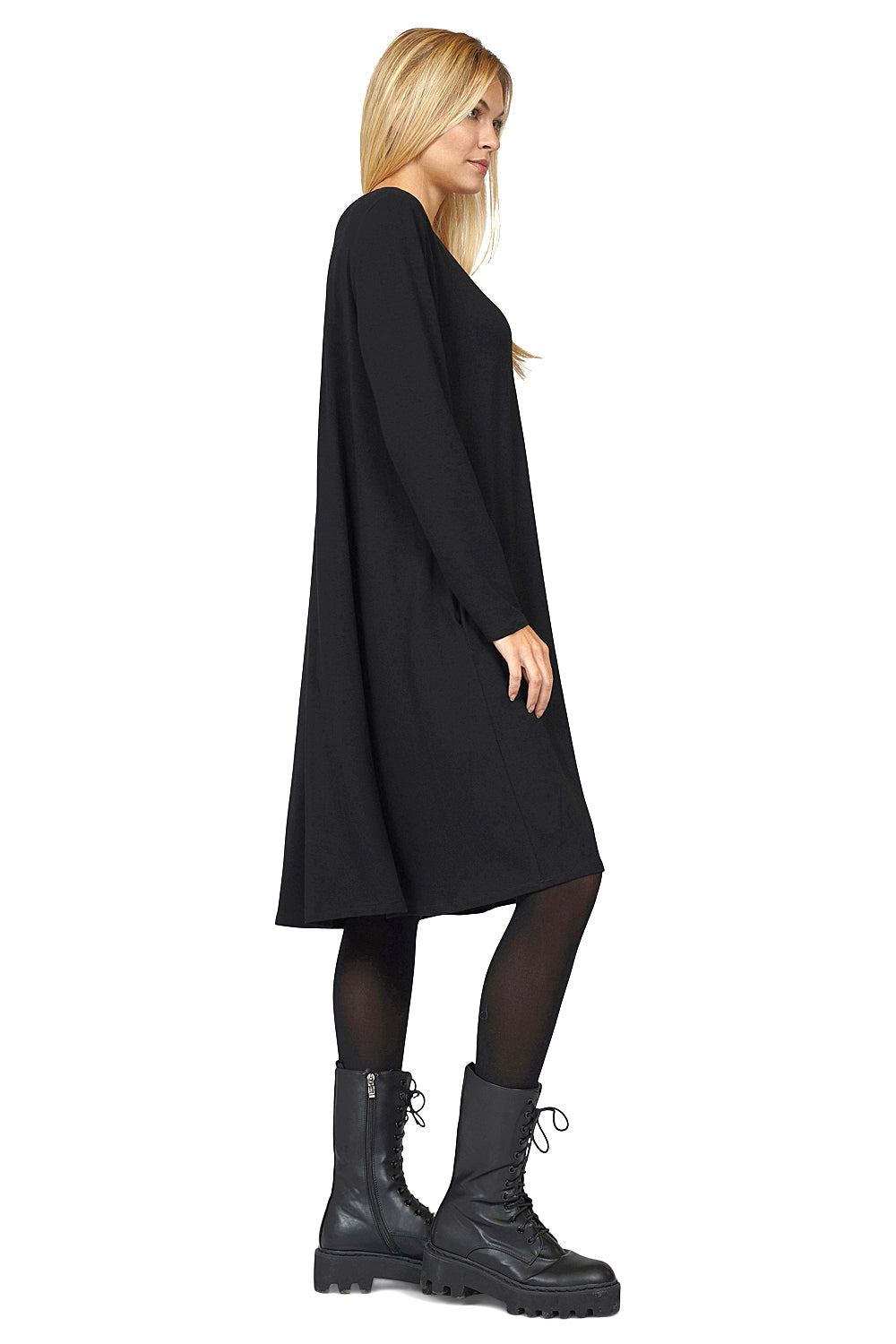 Damen LYLLDA A-Linie Kleid aus fließender Viskose in Schwarz mit Rundhalsausschnitt und Rückenfalte