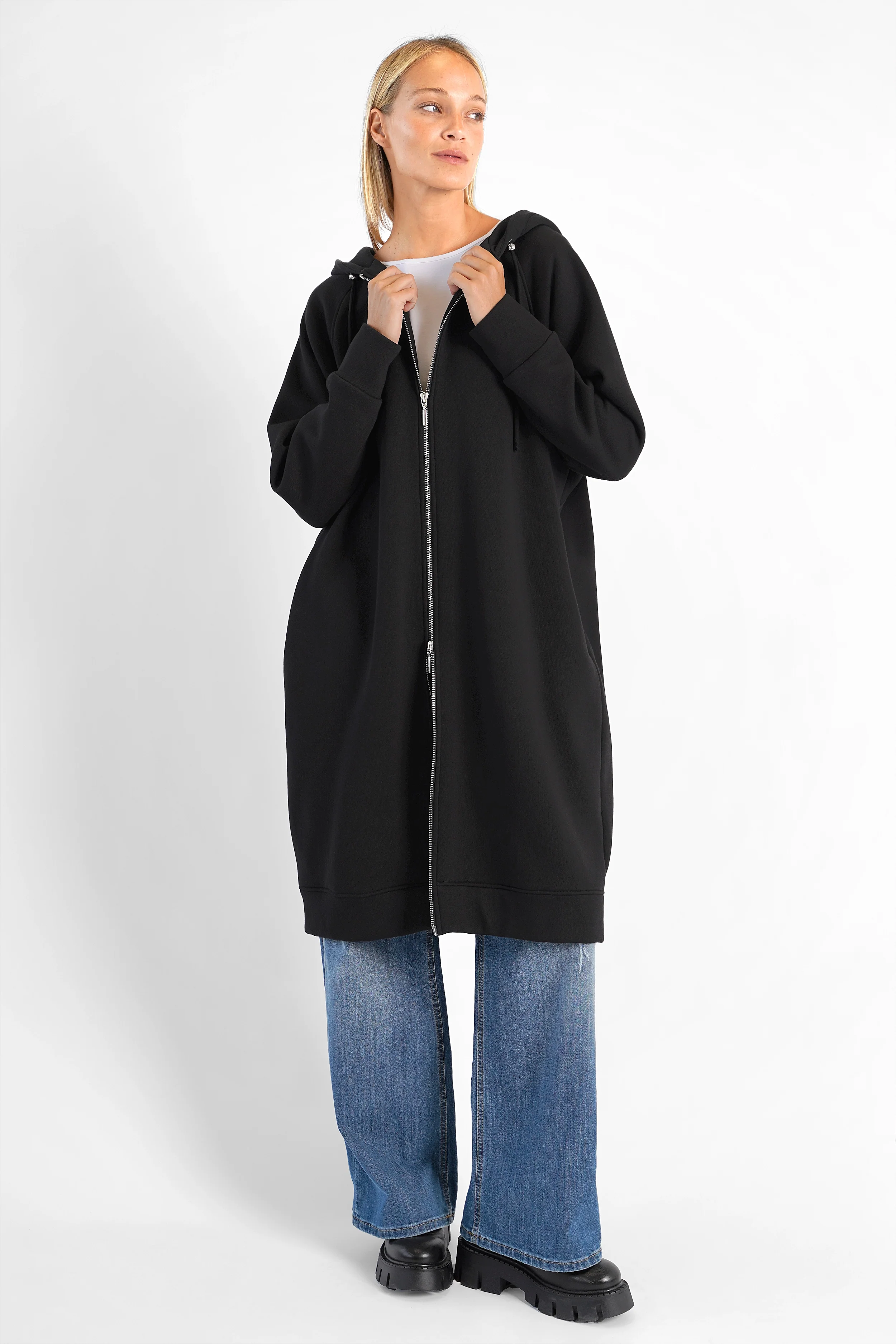 MAY Longzip-Hoodie black oversized cotton zip-up hoodie with hood and logo patch