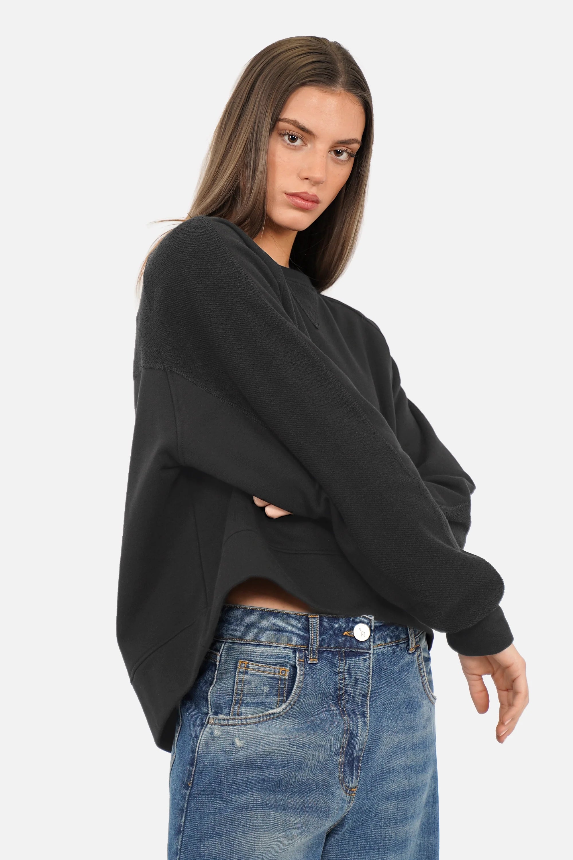 Weicher Baumwoll Sweater mit linken Stoffseiten-Details, Rundhalsausschnitt und Oversize Passform