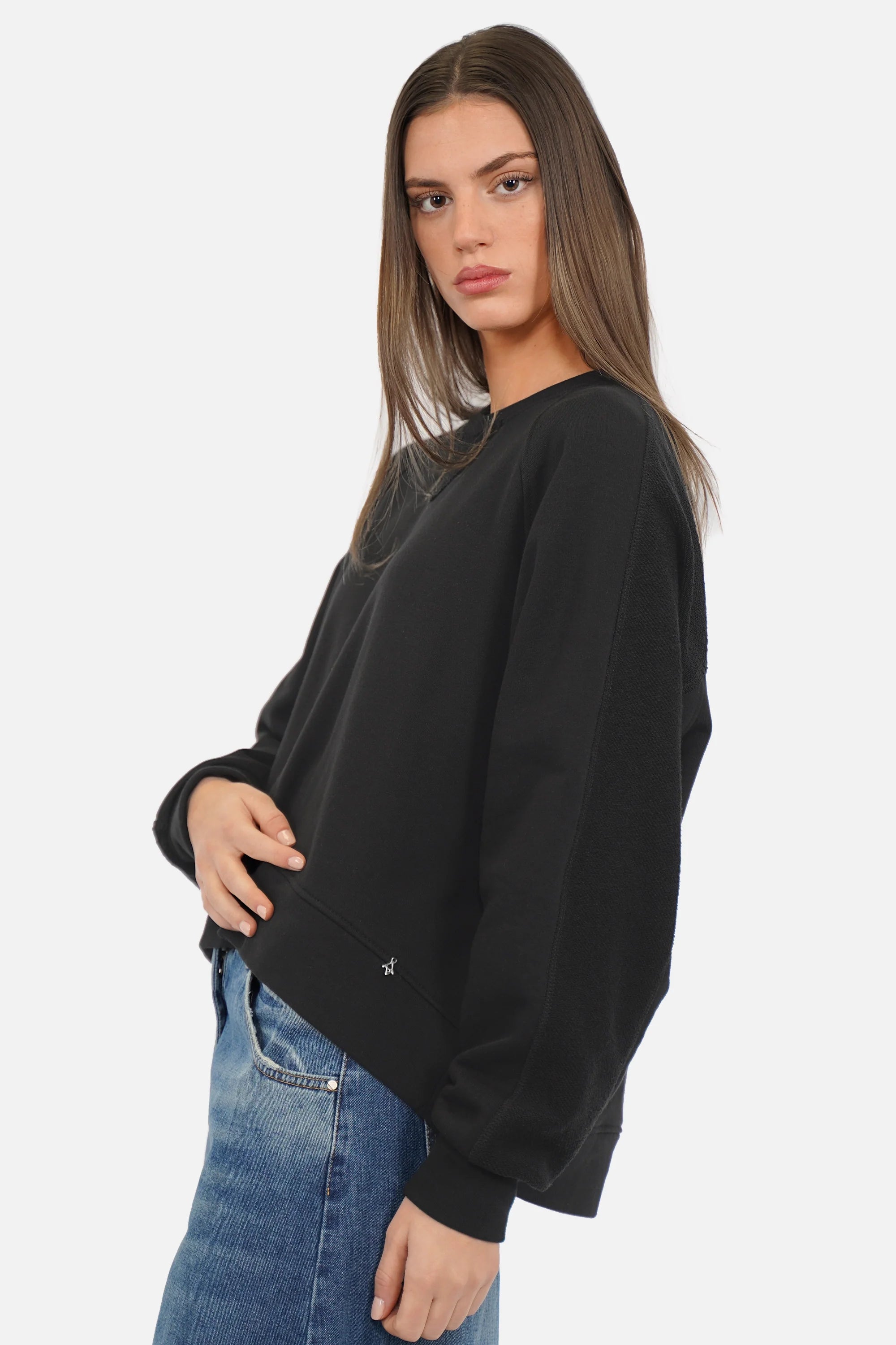 Weicher MEEGY Sweater mit linken Stoffseiten-Details und Oversize Passform